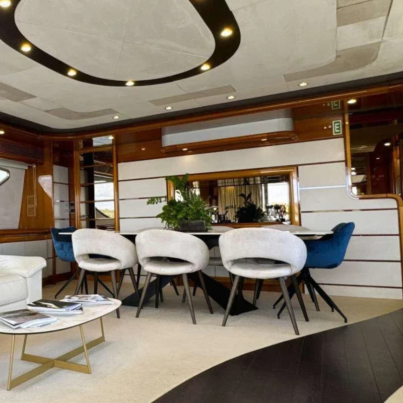 2001 Ferretti Custom Line 94 zu chartern (photo 6)