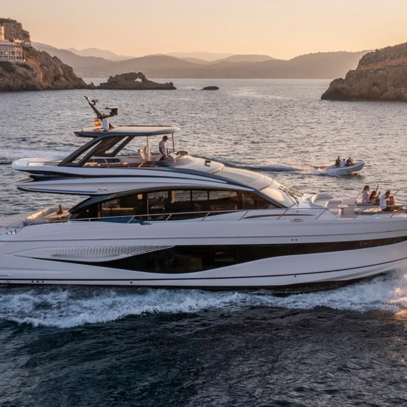 2024 Princess S72 a noleggio (photo 3)