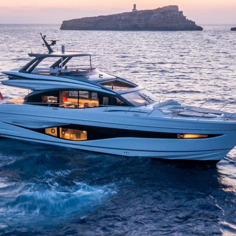 2024 Princess S72 a noleggio (photo 4)