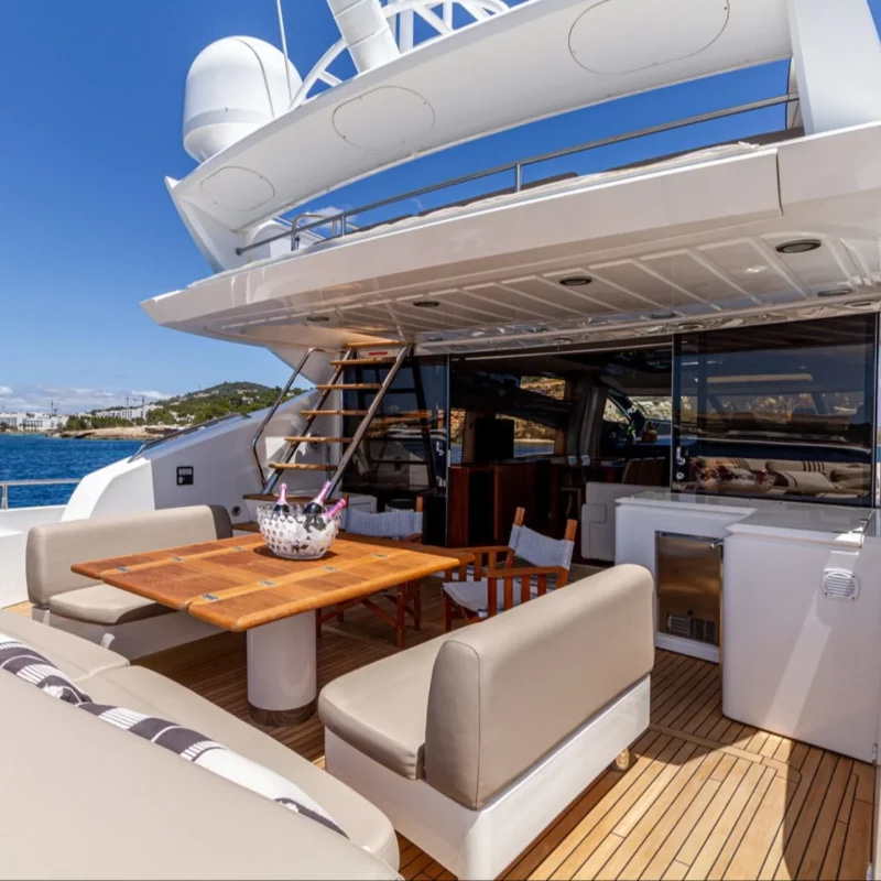 2009 Sunseeker Predator 84 na czarter (photo 20)