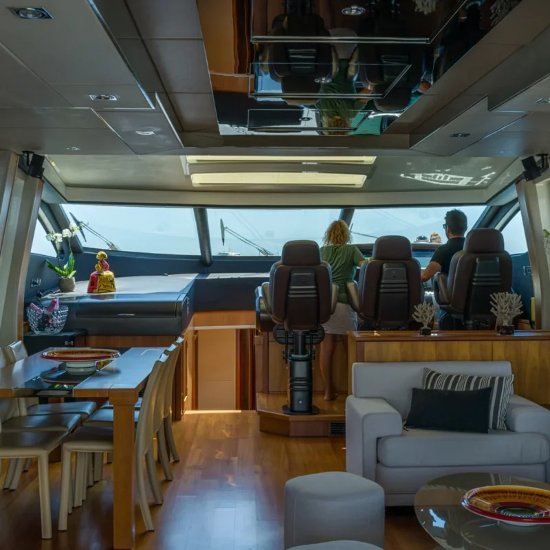 2009 Sunseeker Predator 84 na czarter (photo 25)
