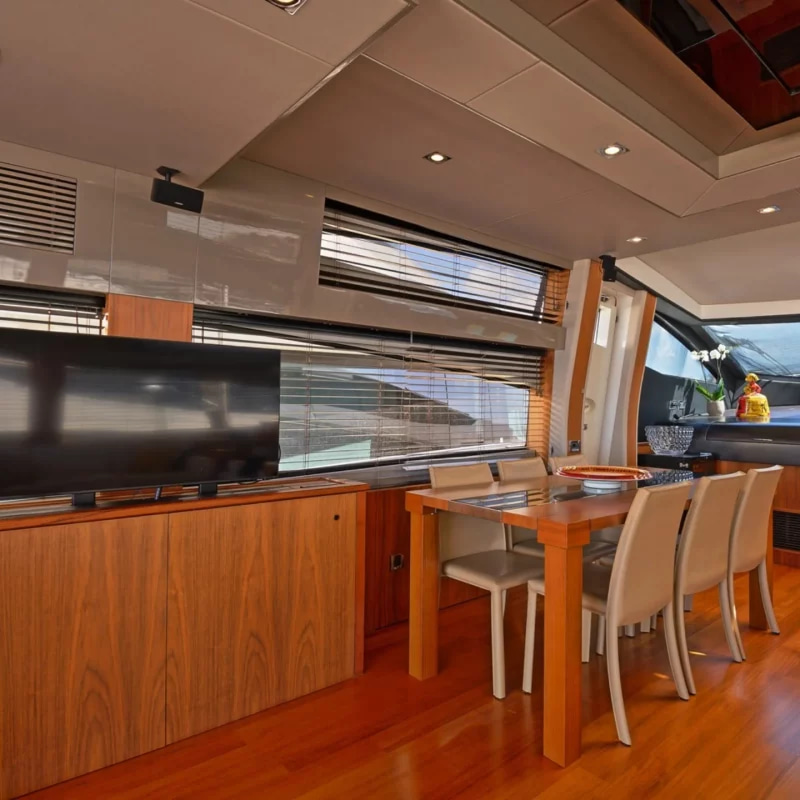 2009 Sunseeker Predator 84 na czarter (photo 28)