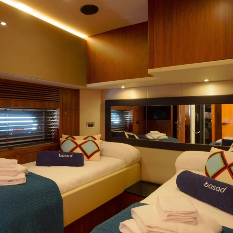 2009 Sunseeker Predator 84 na czarter (photo 30)