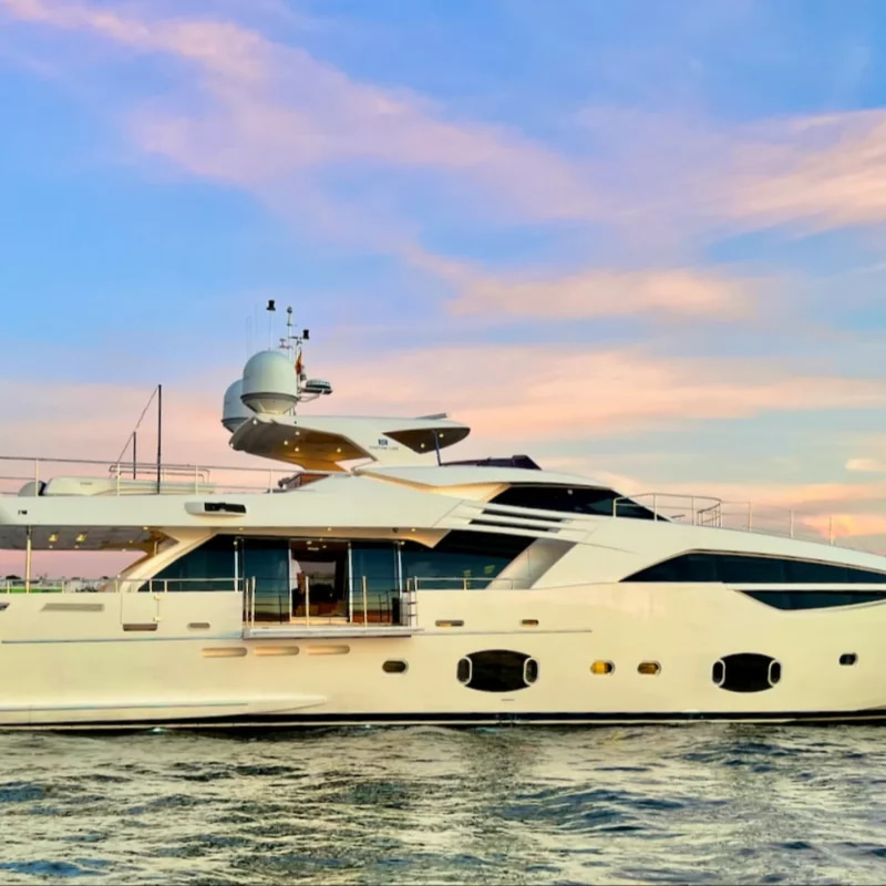 2012 Ferretti Custom Line 100 na czarter (photo 10)