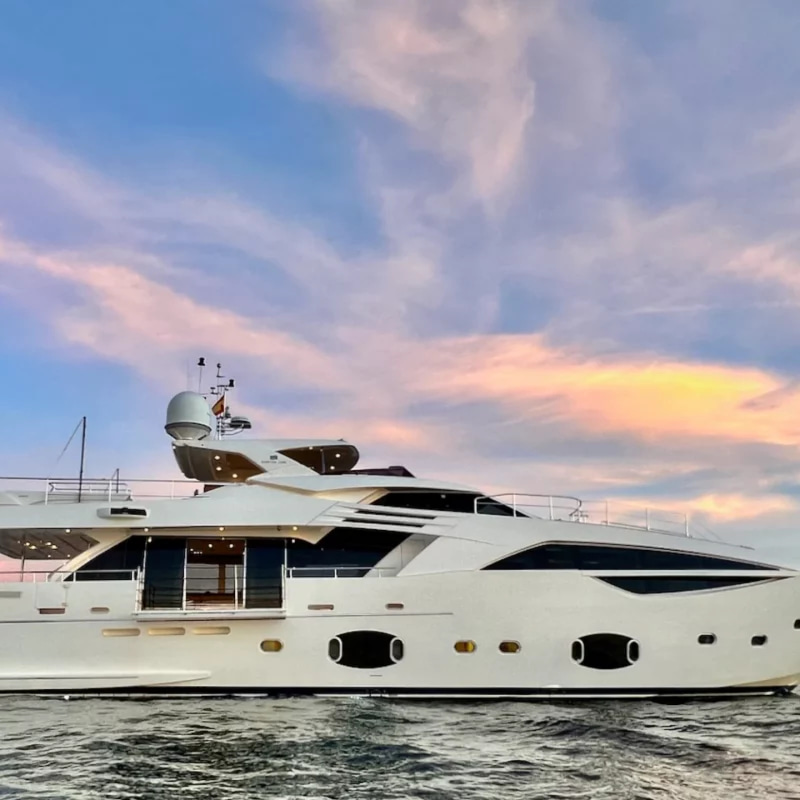 2012 Ferretti Custom Line 100 na czarter (photo 13)