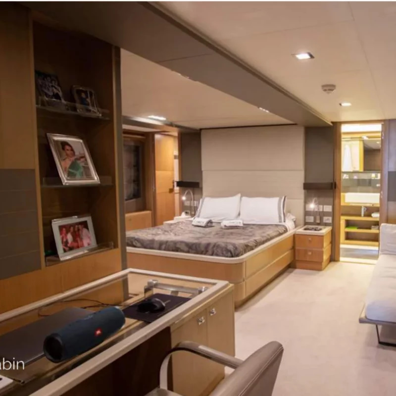 2012 Ferretti Custom Line 100 na czarter (photo 25)