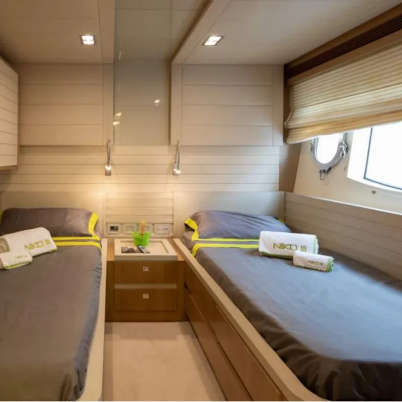 2012 Ferretti Custom Line 100 na czarter (photo 31)