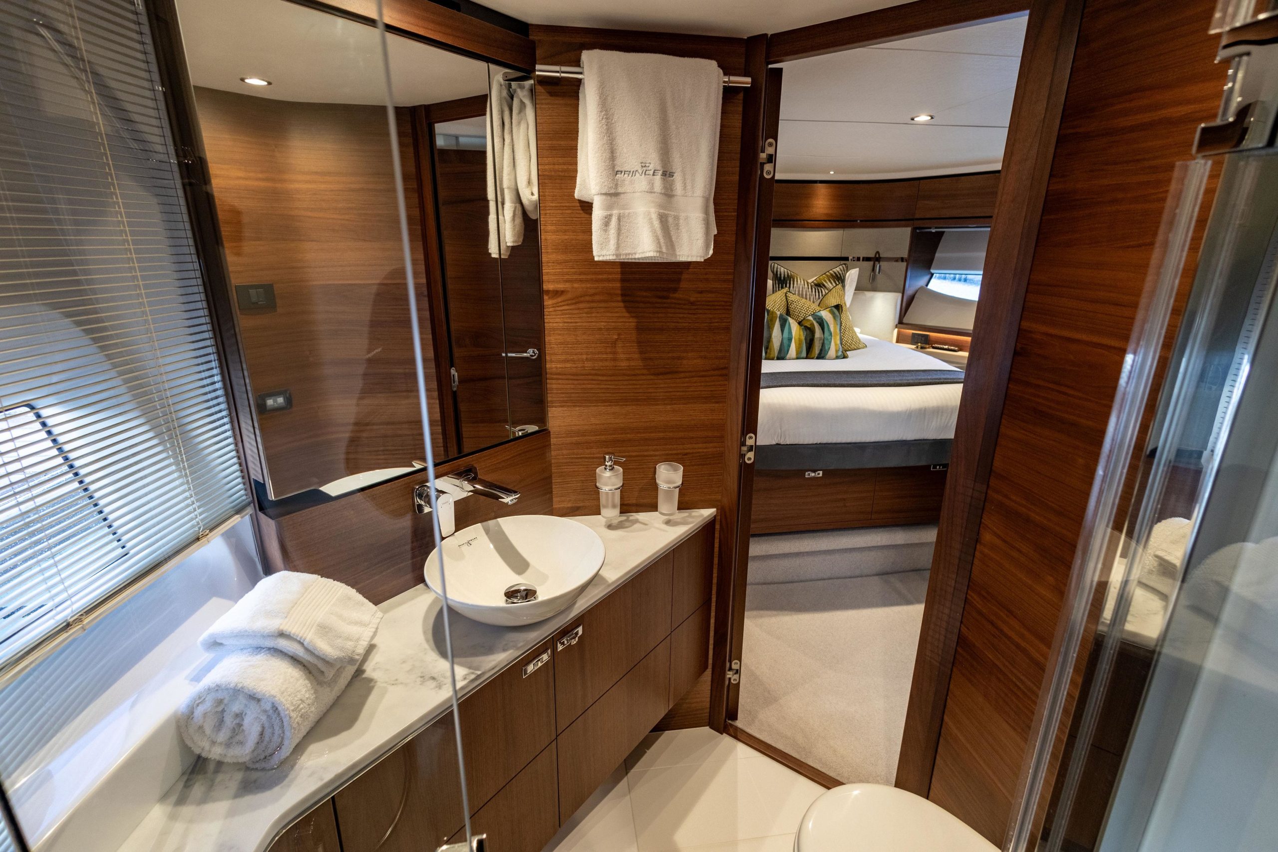 2022 Princess Yachts S66 in vendita (photo 35)
