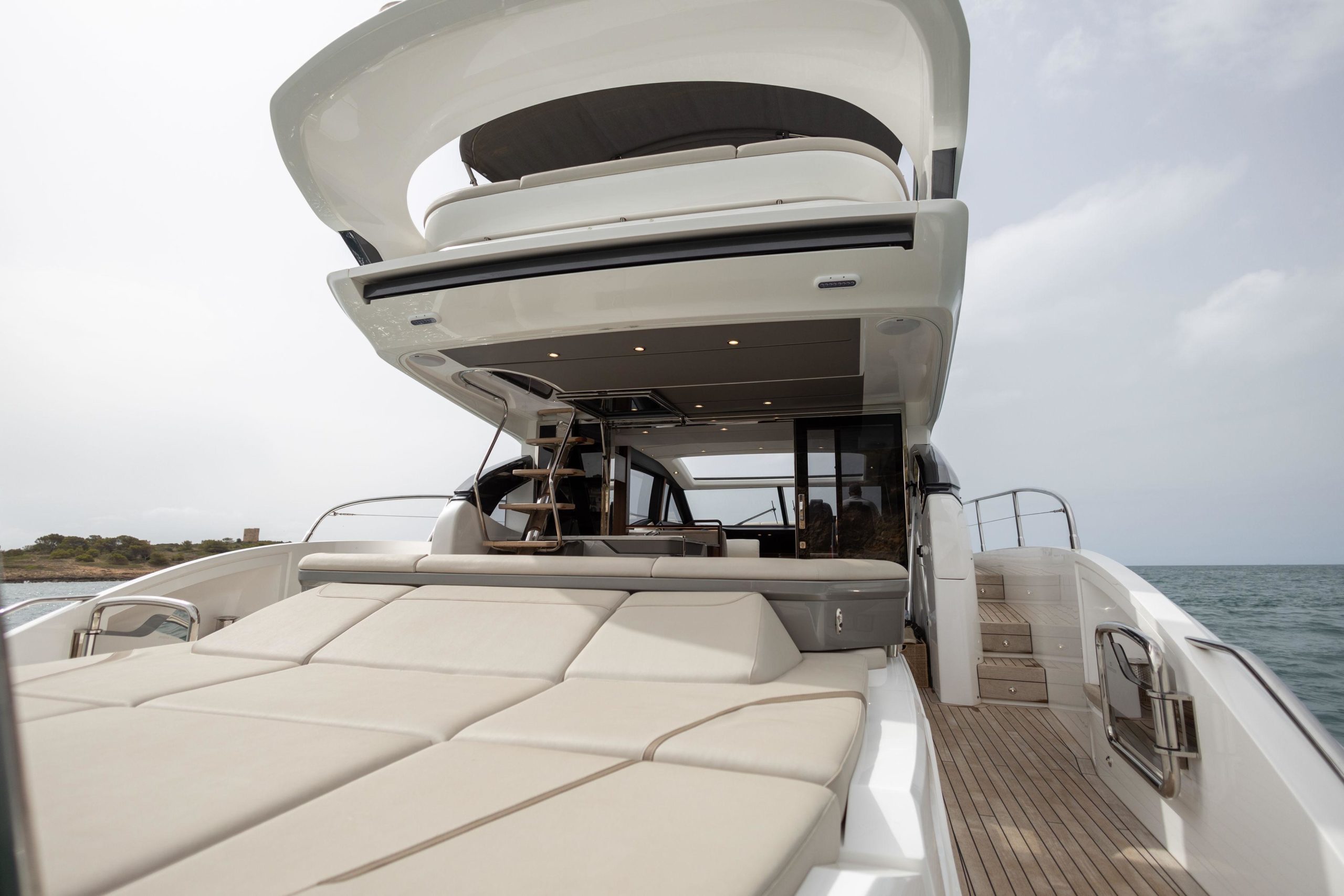 2023 Princess Yachts S62 for sale (photo 13)