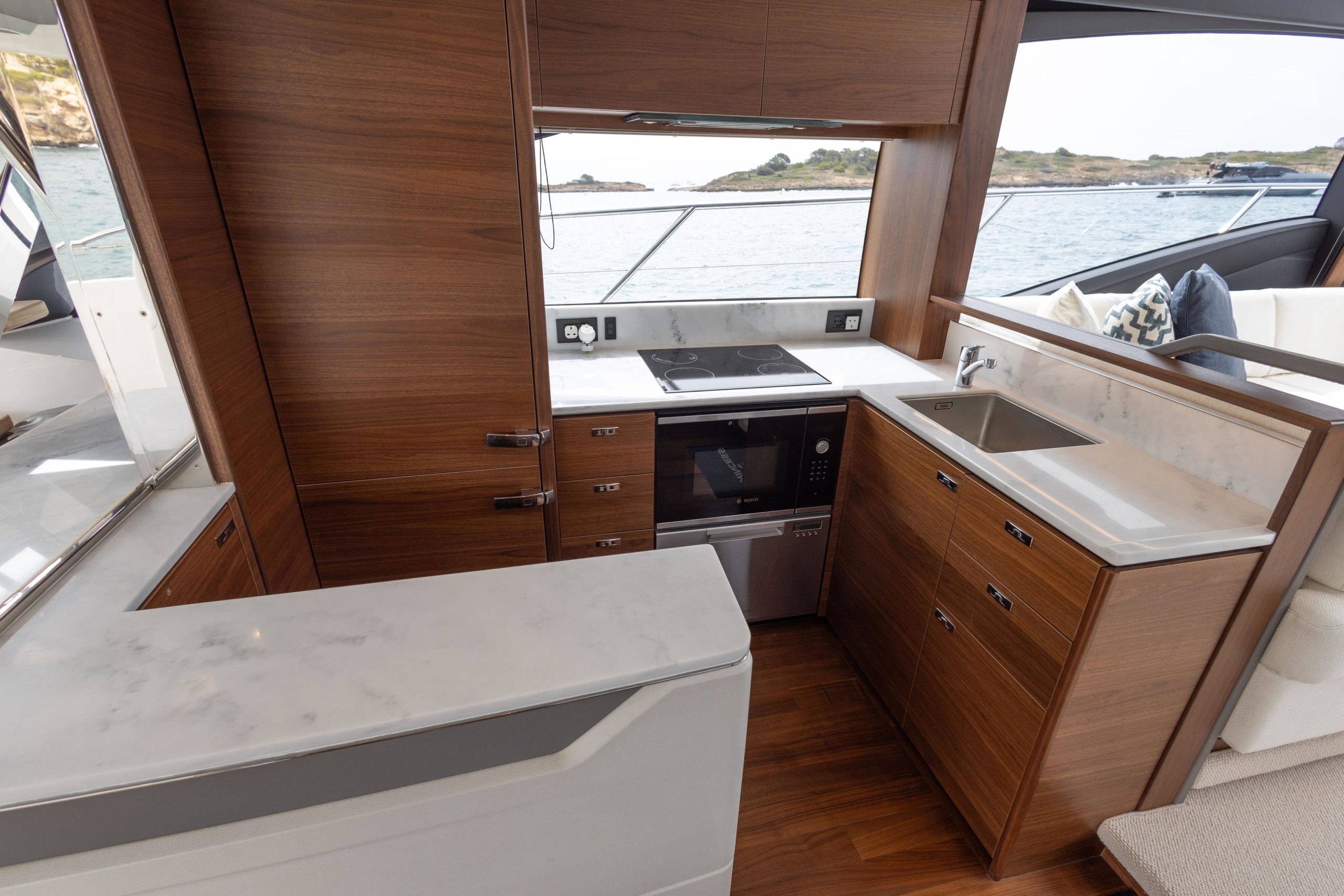 2023 Princess Yachts S62 for sale (photo 15)