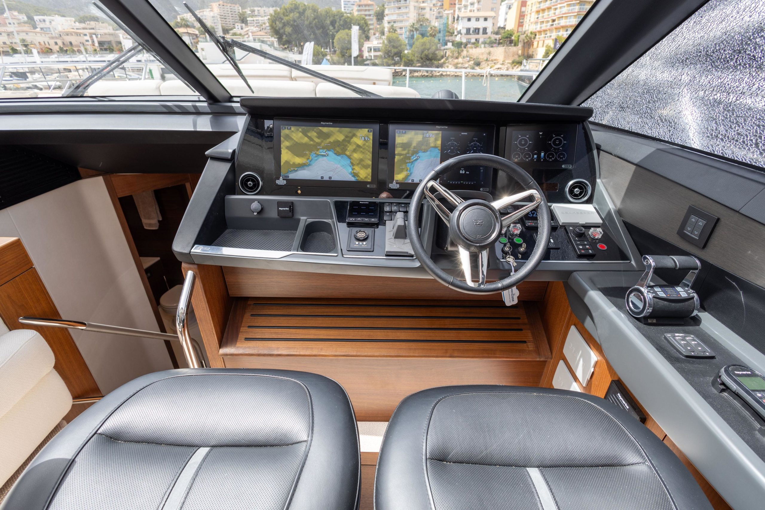 2023 Princess Yachts S62 for sale (photo 24)