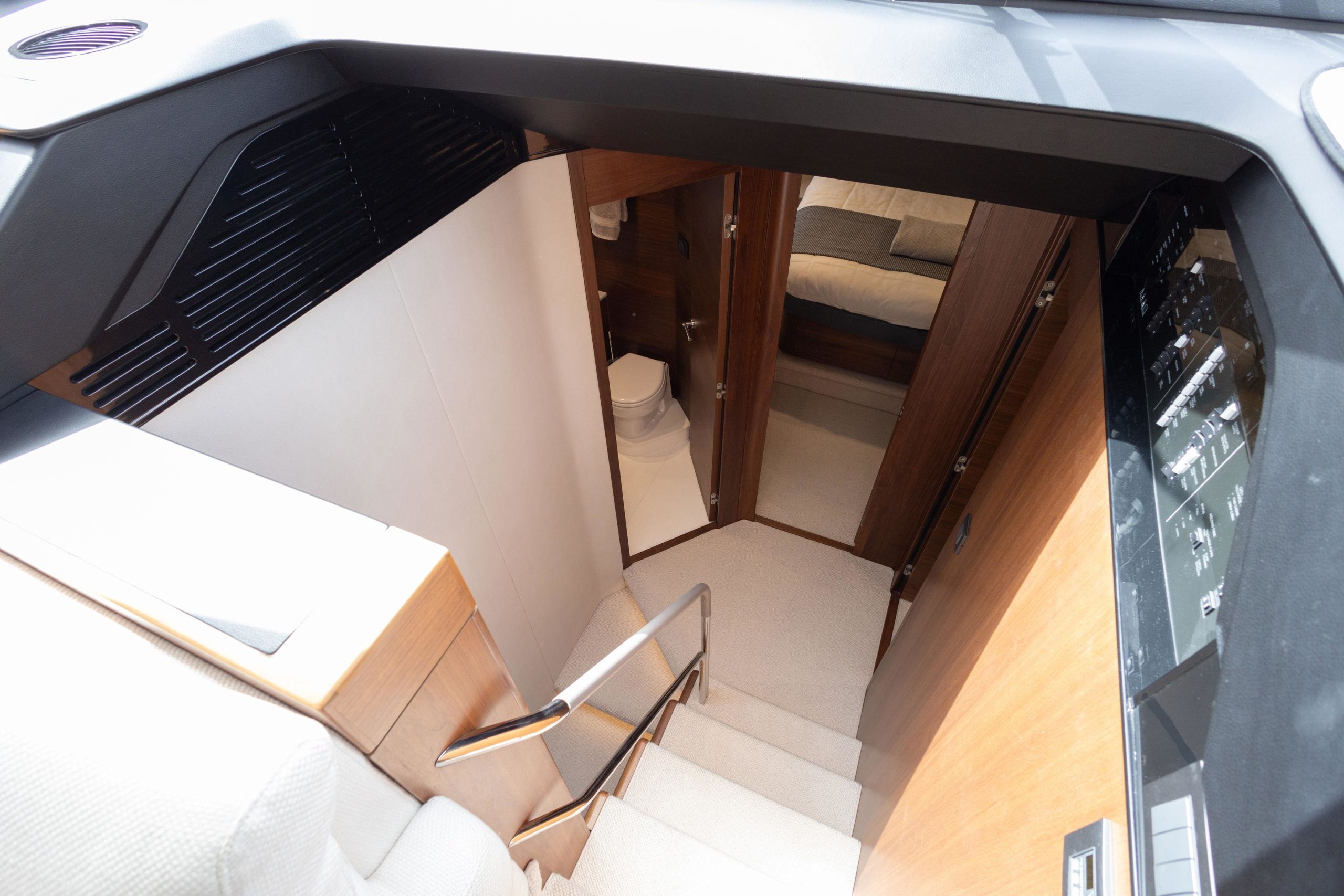 2023 Princess Yachts S62 for sale (photo 27)