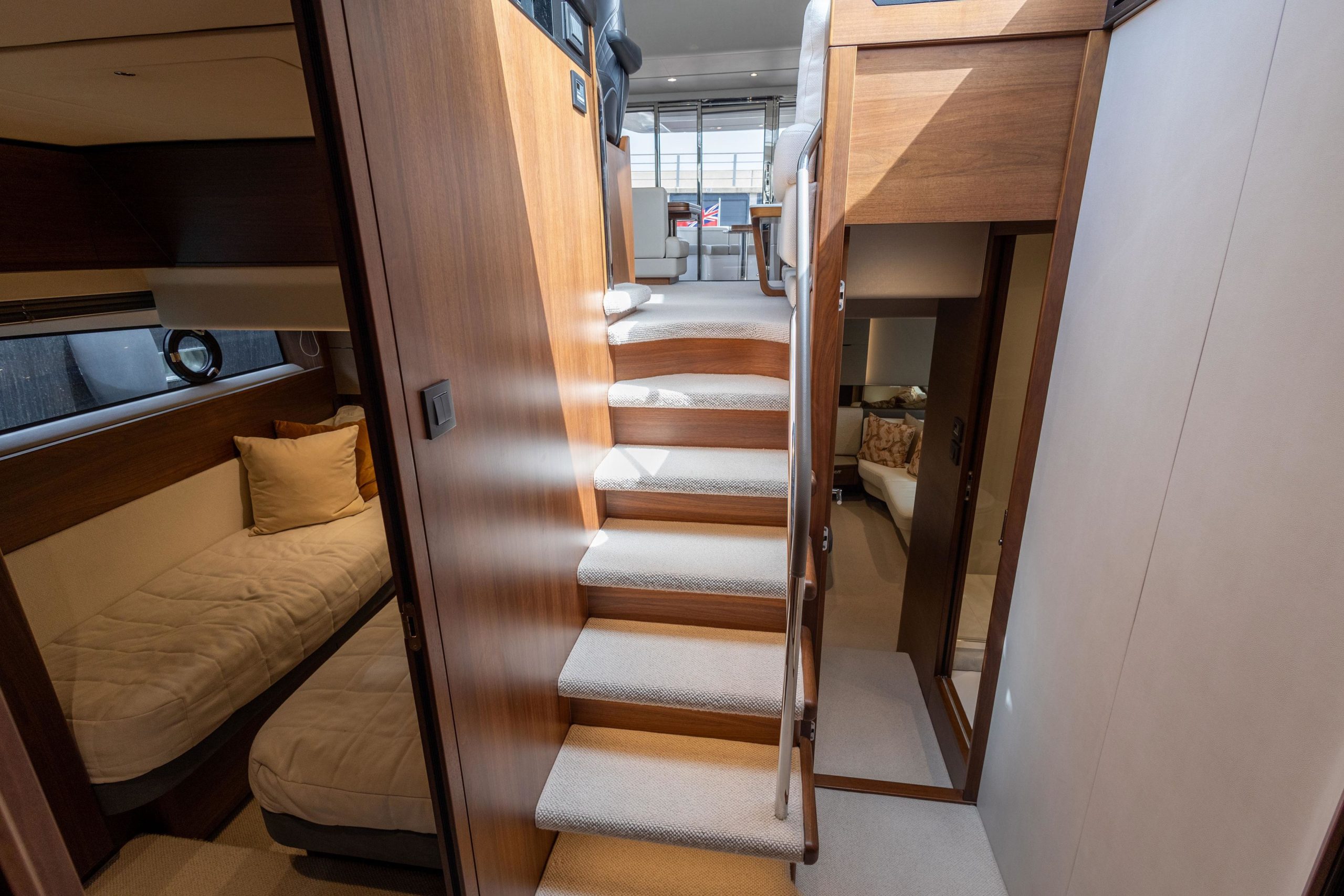 2023 Princess Yachts S62 for sale (photo 28)