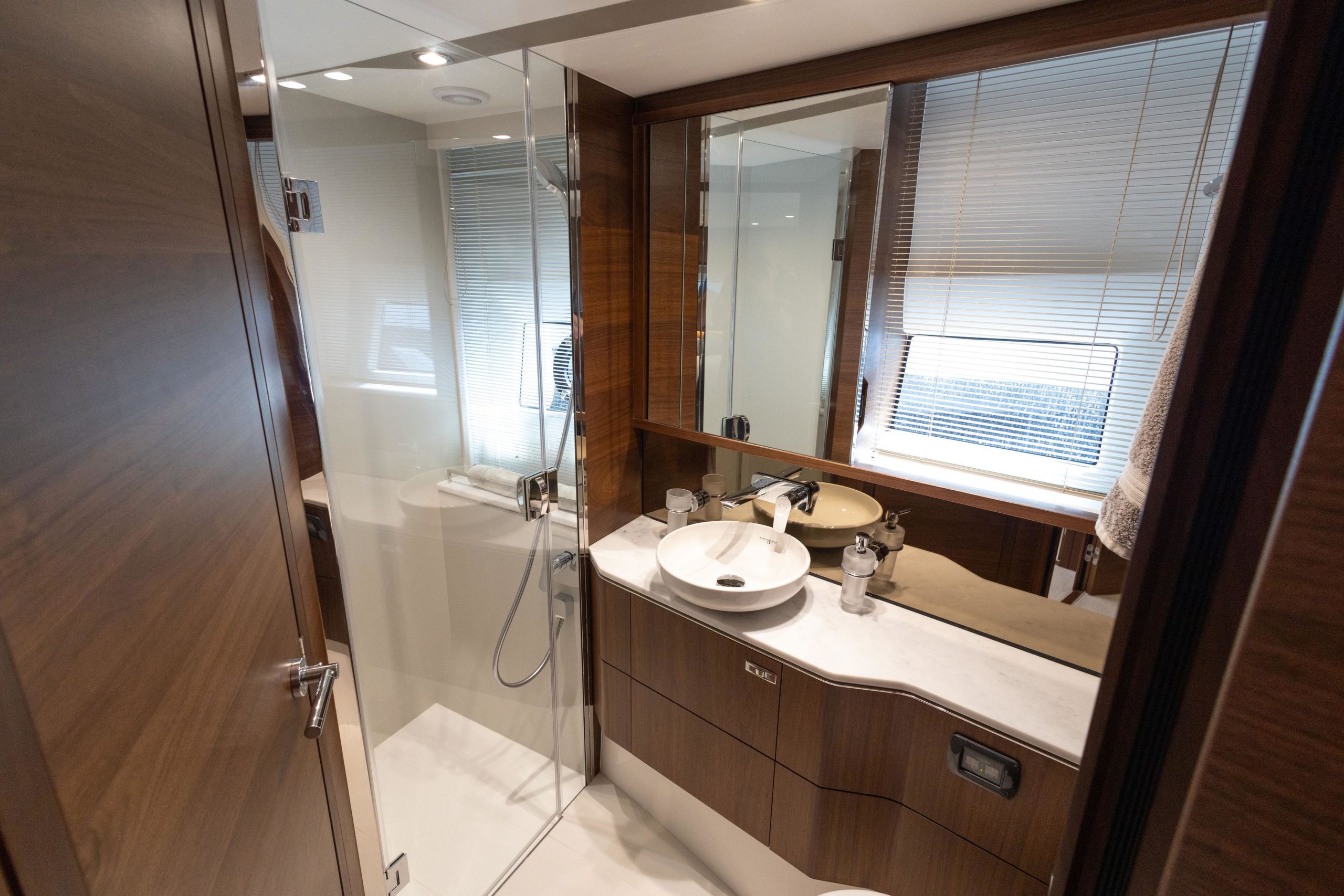 2023 Princess Yachts S62 for sale (photo 37)