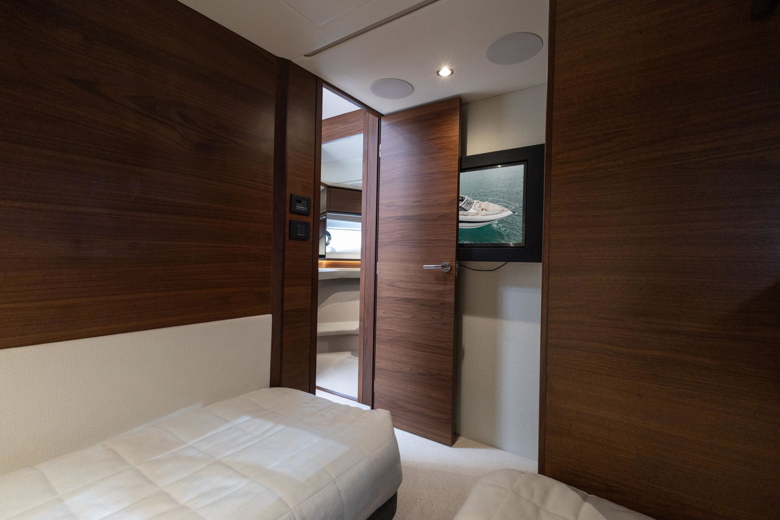 2023 Princess Yachts S62 for sale (photo 39)