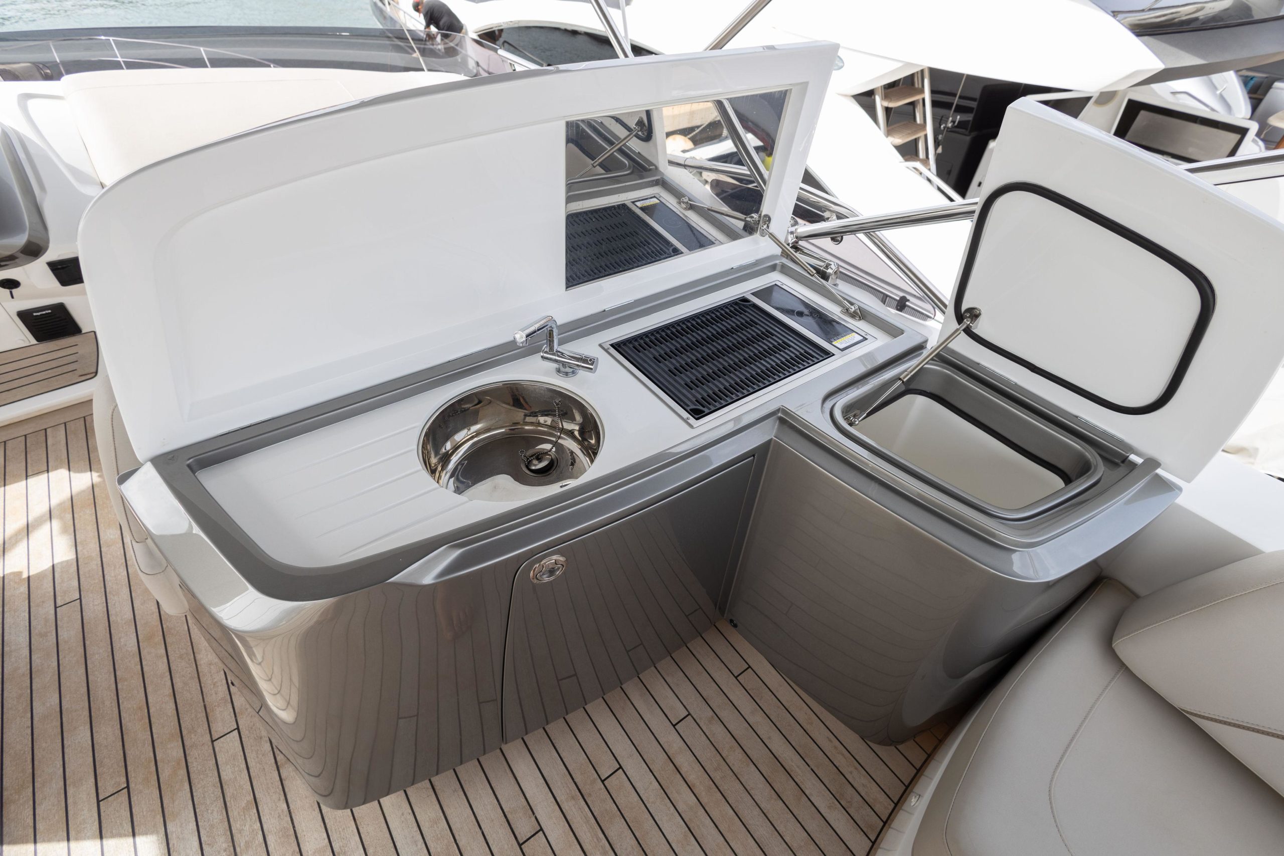2023 Princess Yachts S62 for sale (photo 43)
