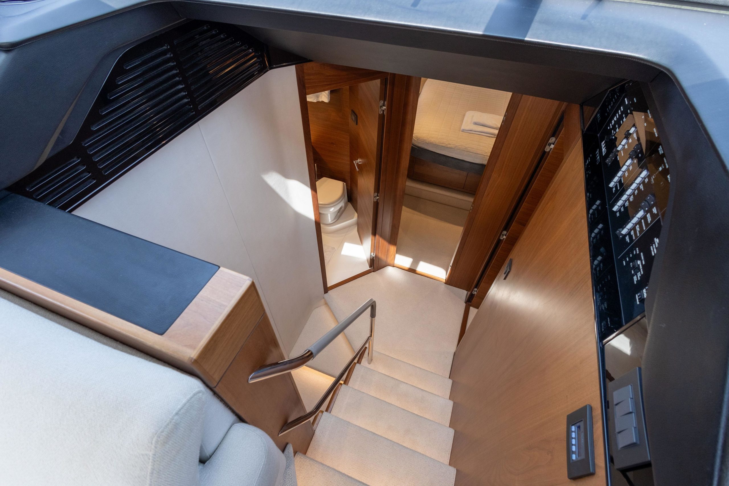 2021 Princess Yachts S62 for sale (photo 31)