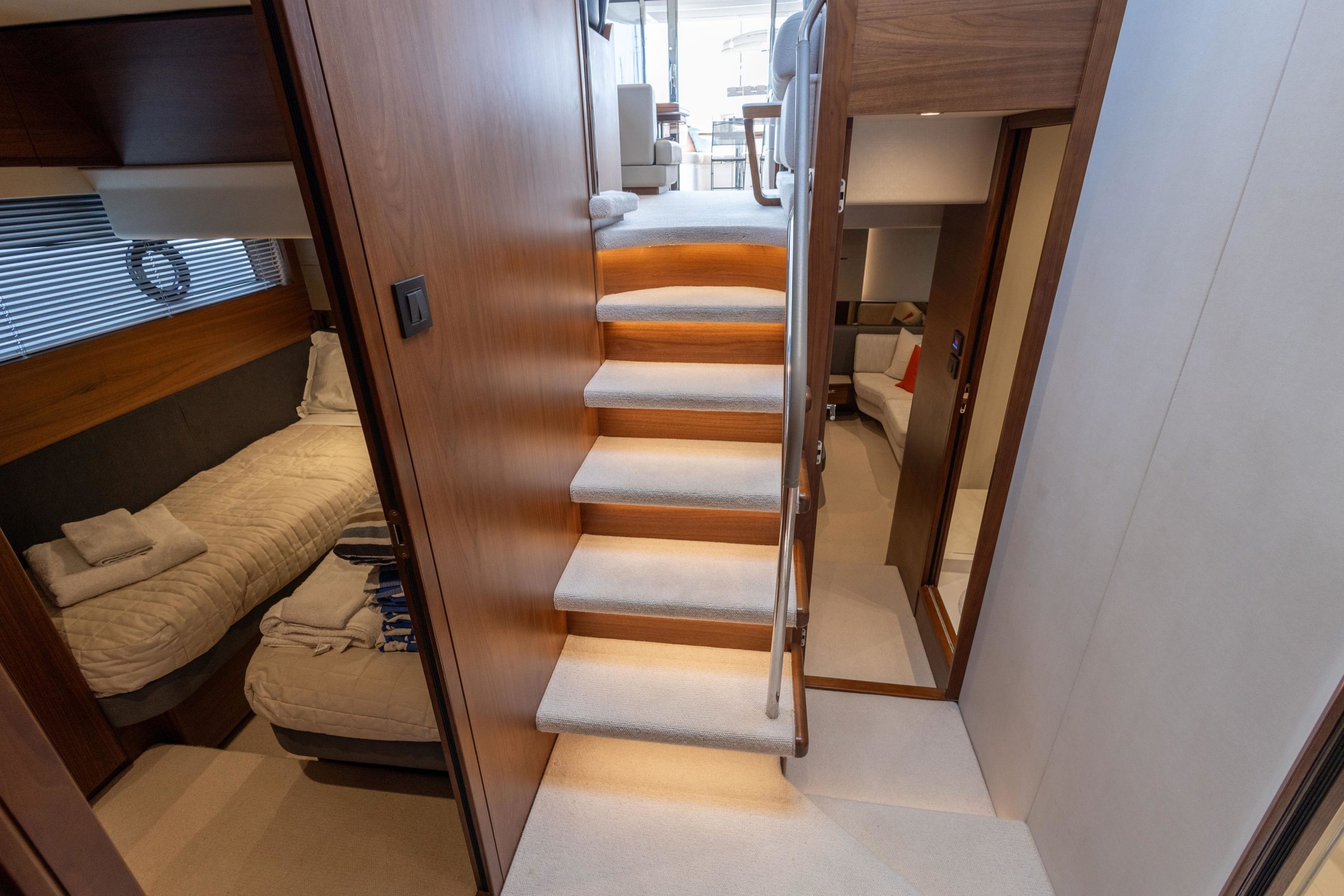 2021 Princess Yachts S62 for sale (photo 32)