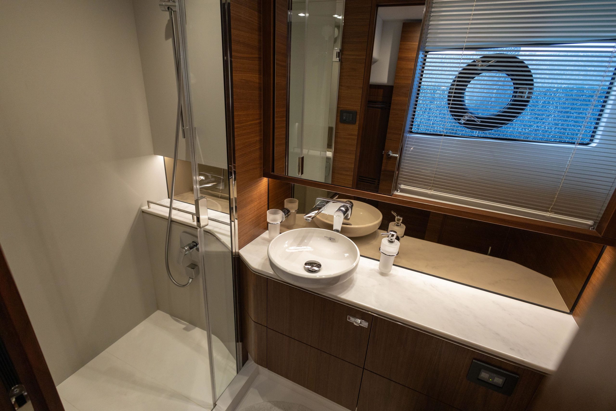 2021 Princess Yachts S62 for sale (photo 36)