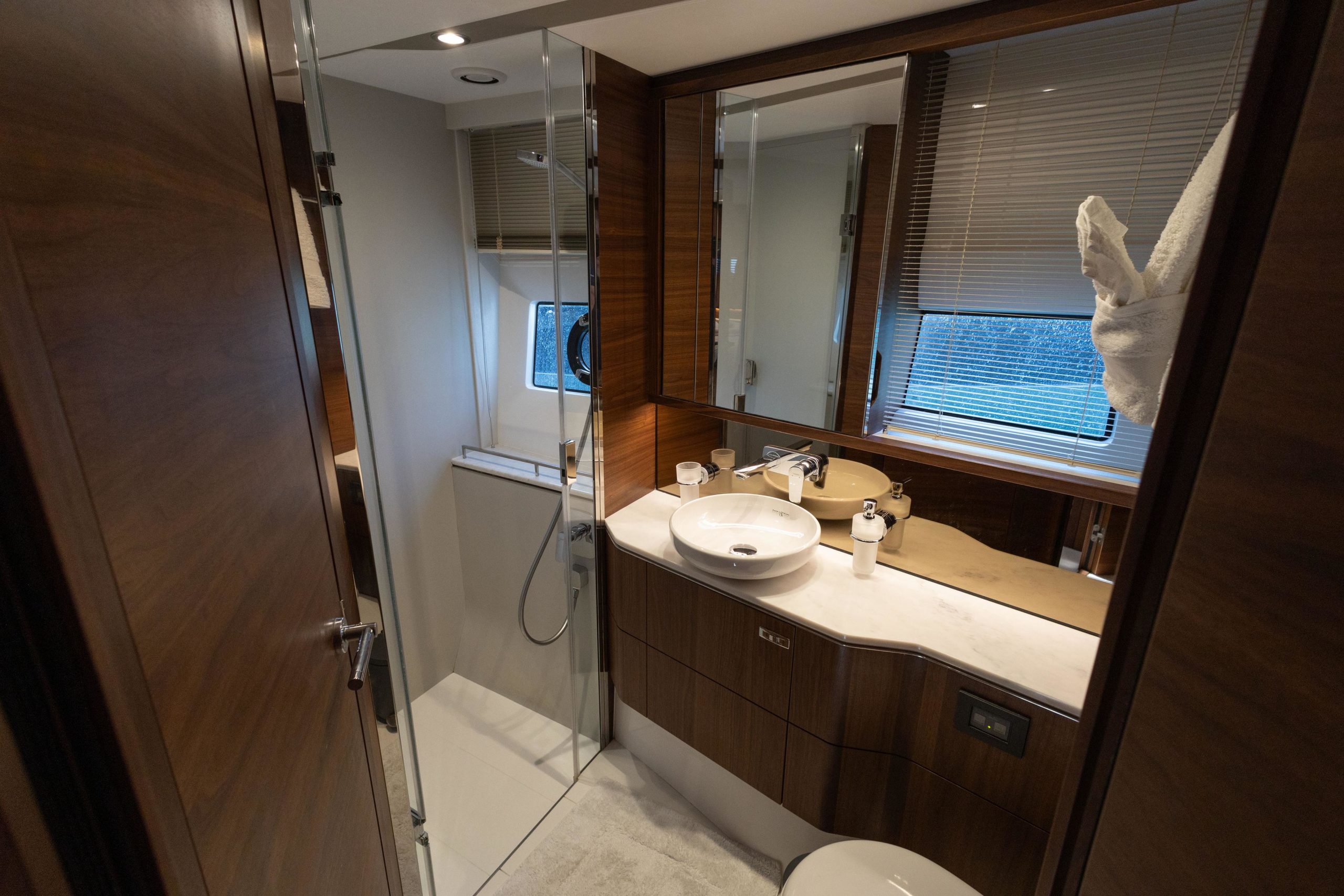2021 Princess Yachts S62 for sale (photo 39)