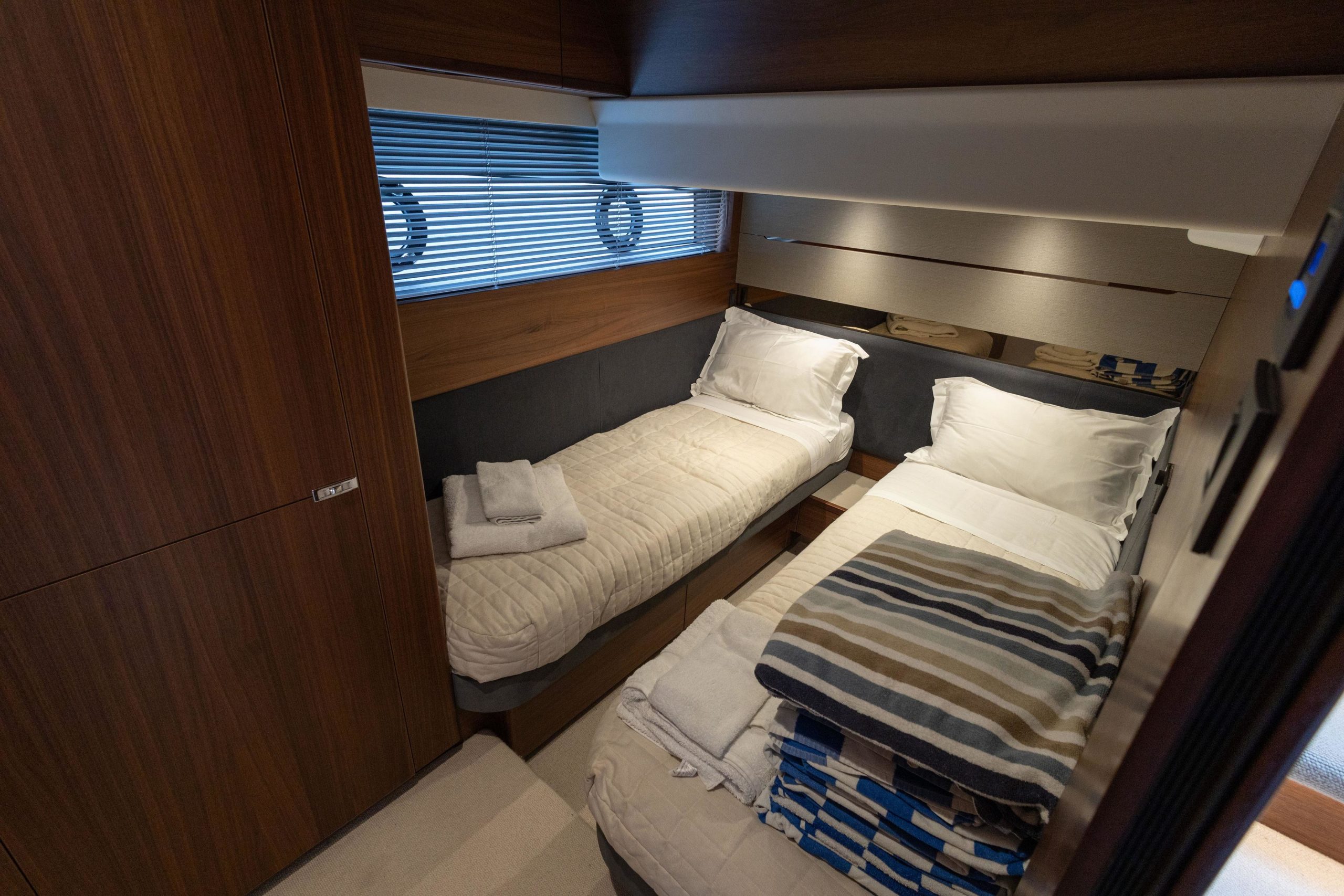 2021 Princess Yachts S62 for sale (photo 40)