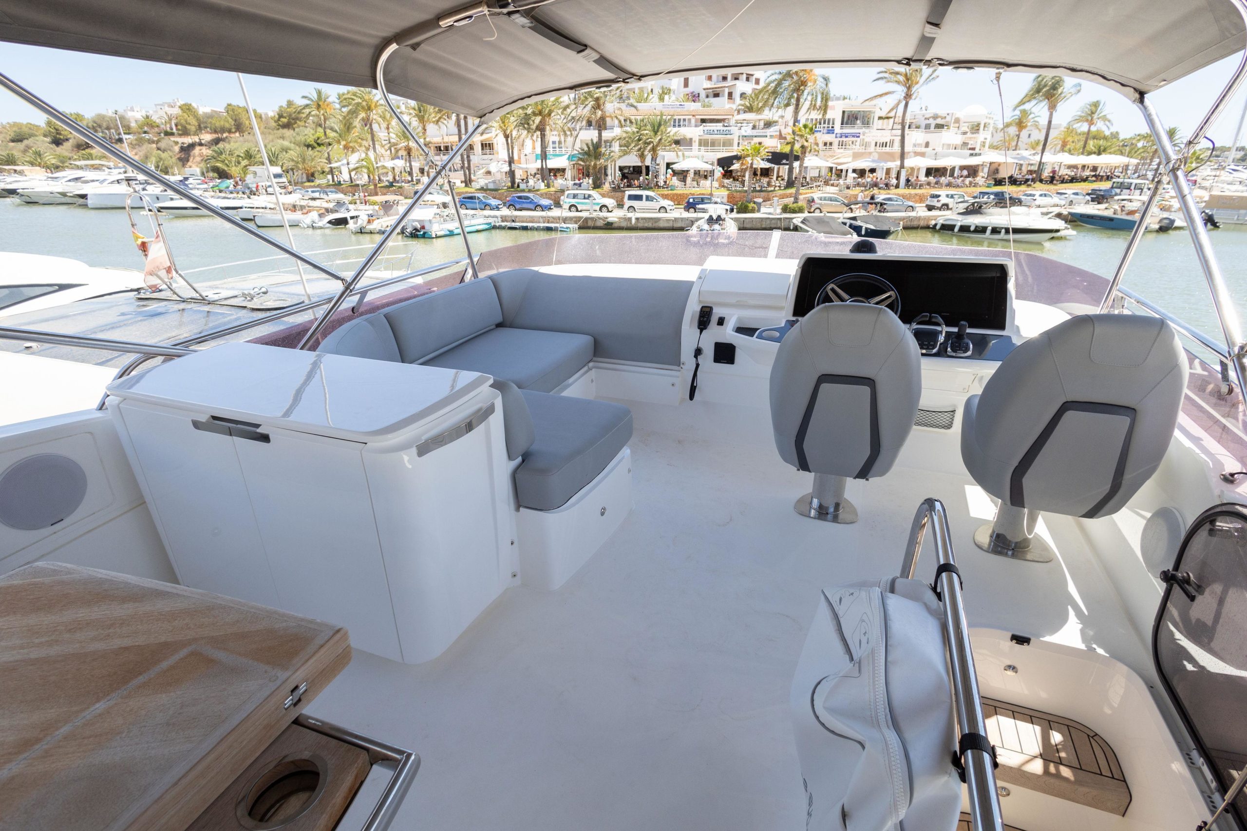 2021 Princess Yachts F50 à vendre (photo 37)