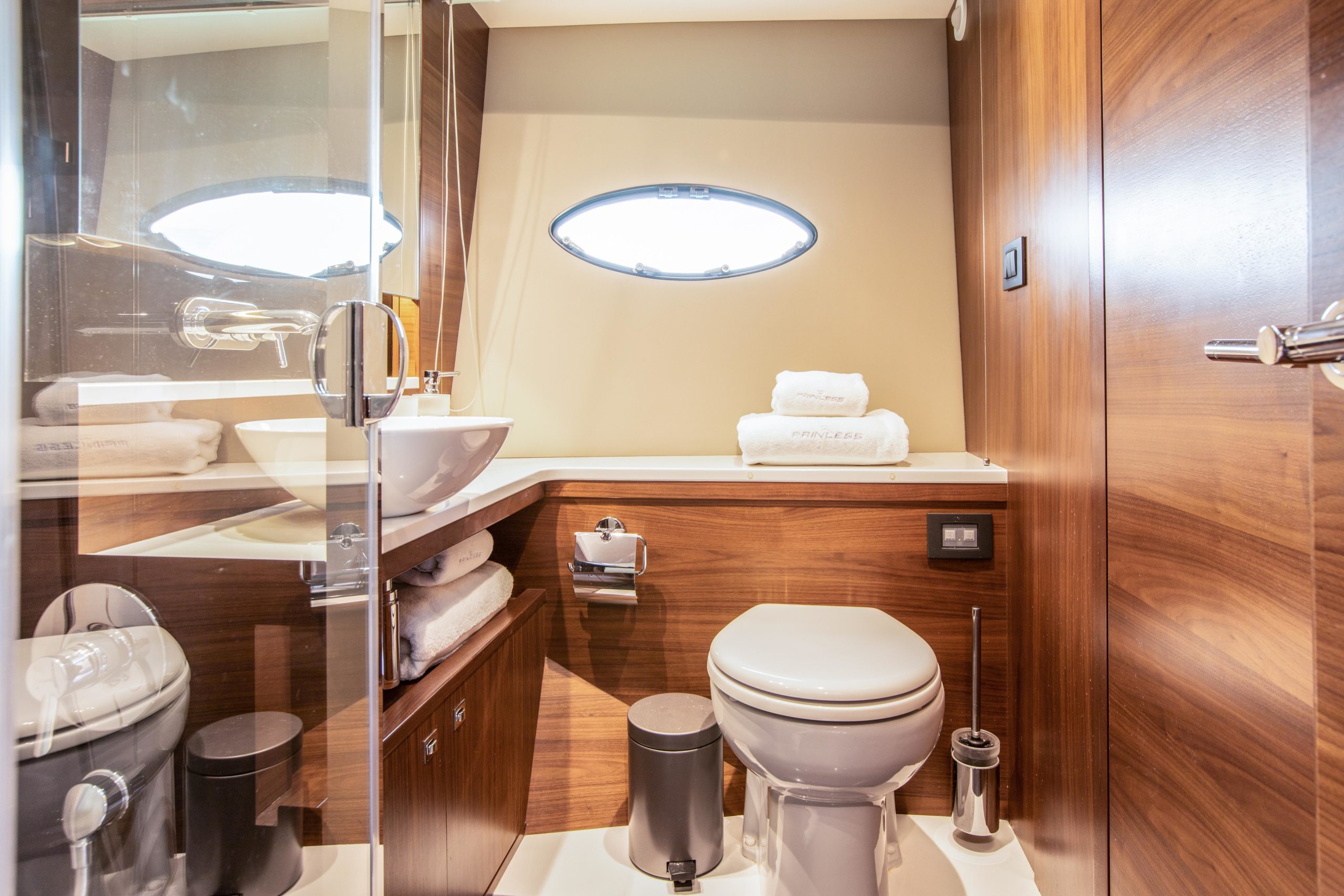 2015 Princess Yachts 68 in vendita (photo 24)
