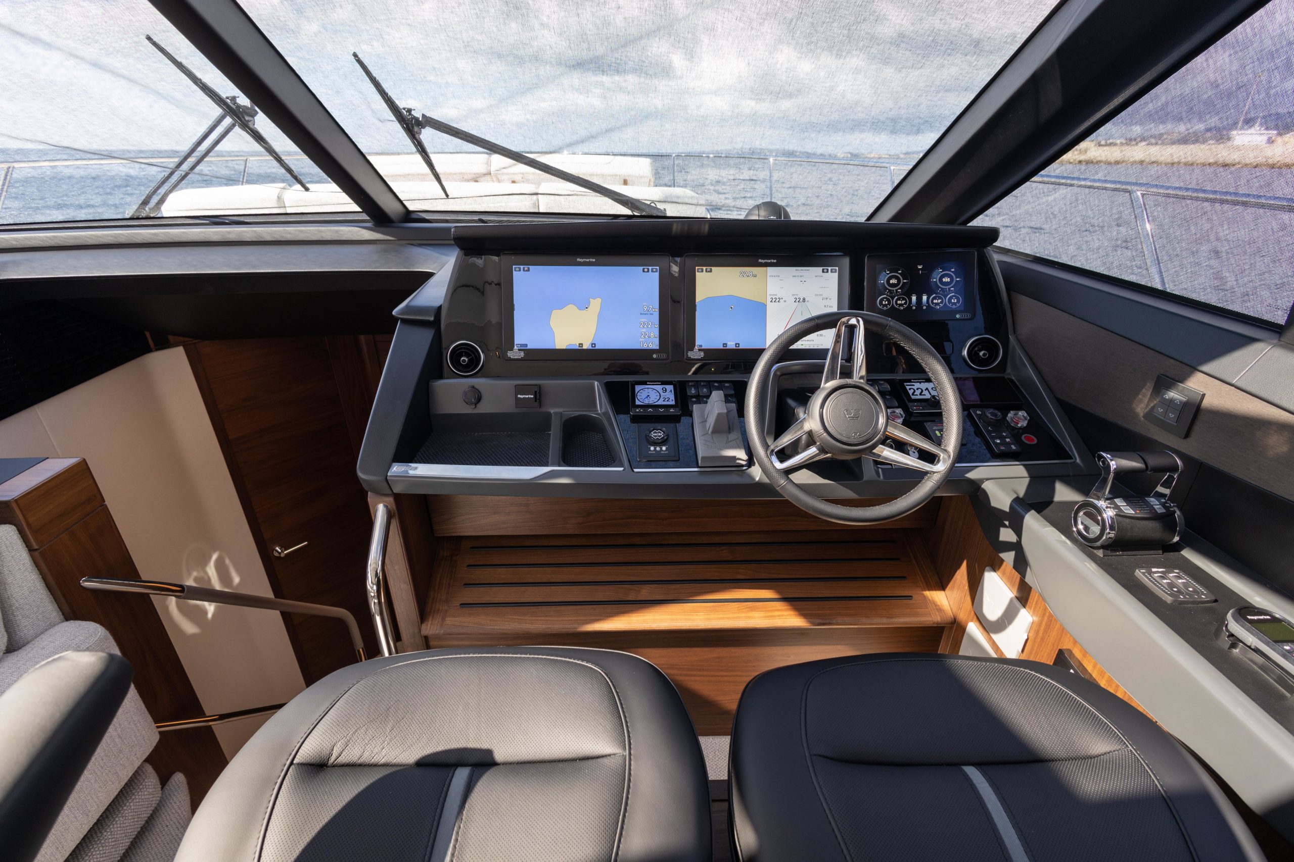 2023 Princess Yachts S62 for sale (photo 18)