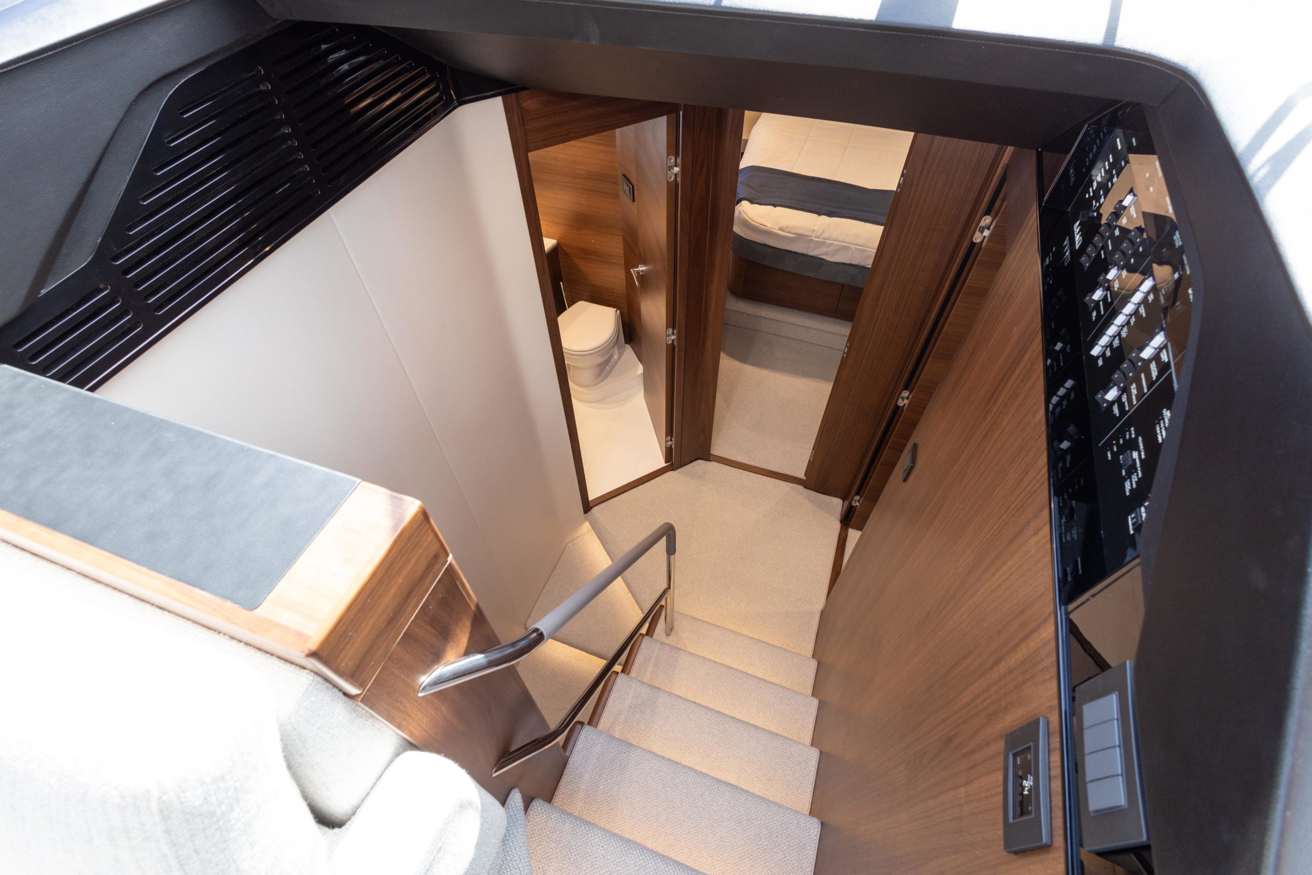 2023 Princess Yachts S62 for sale (photo 27)