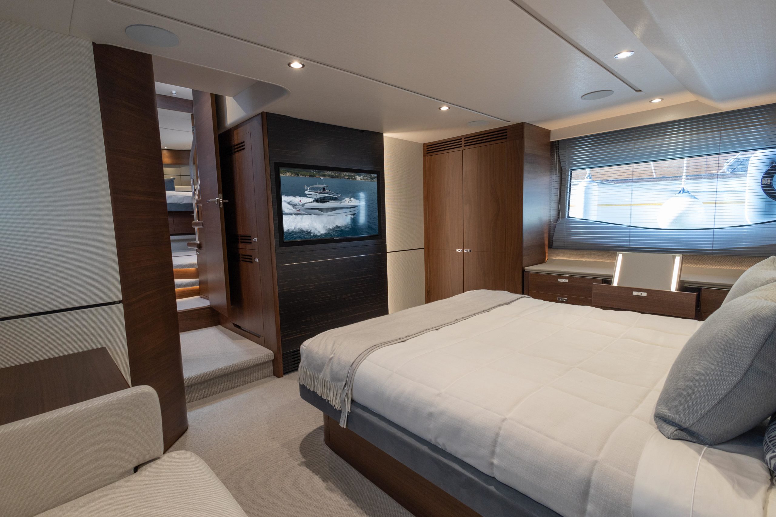 2023 Princess Yachts S62 for sale (photo 30)