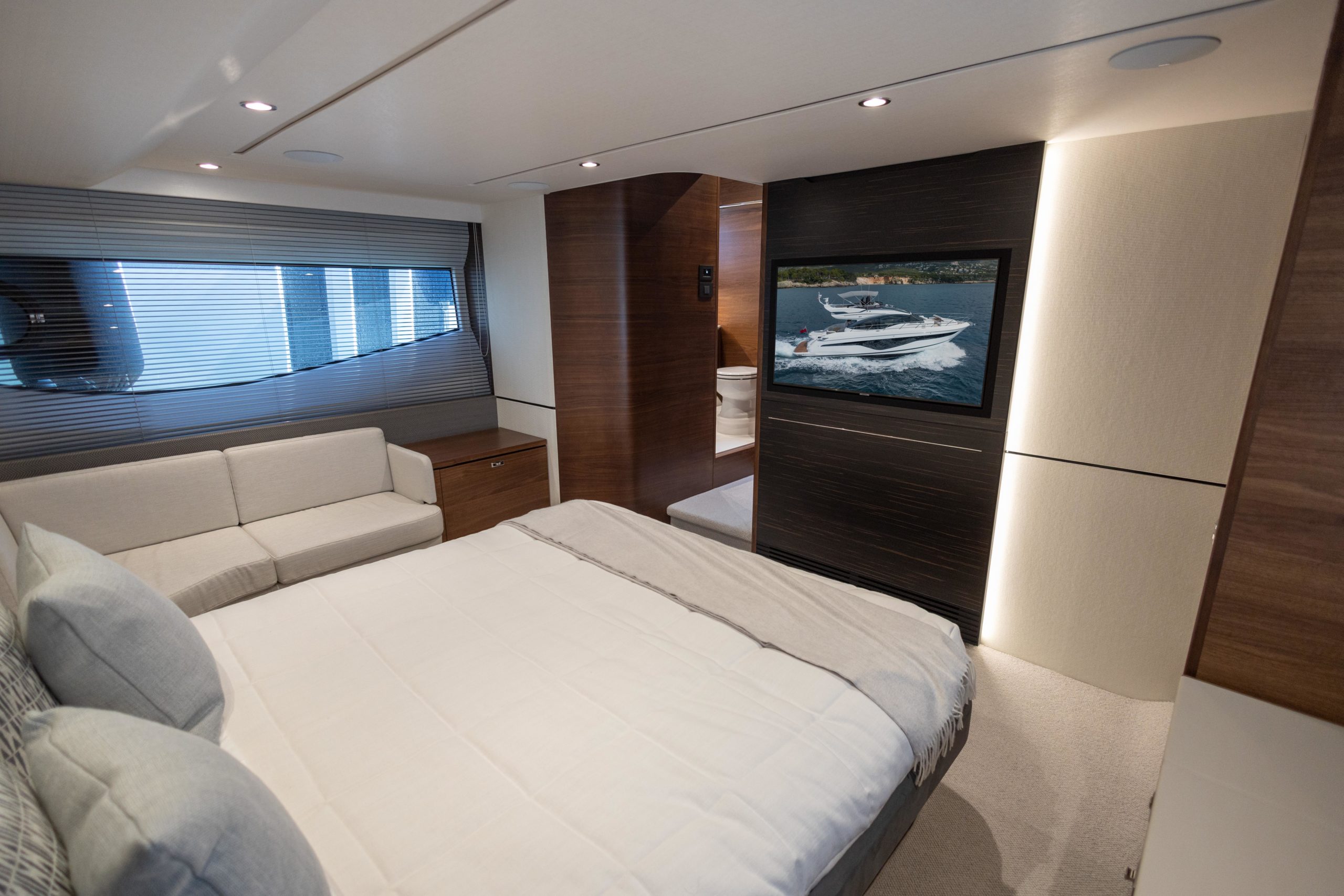 2023 Princess Yachts S62 for sale (photo 31)