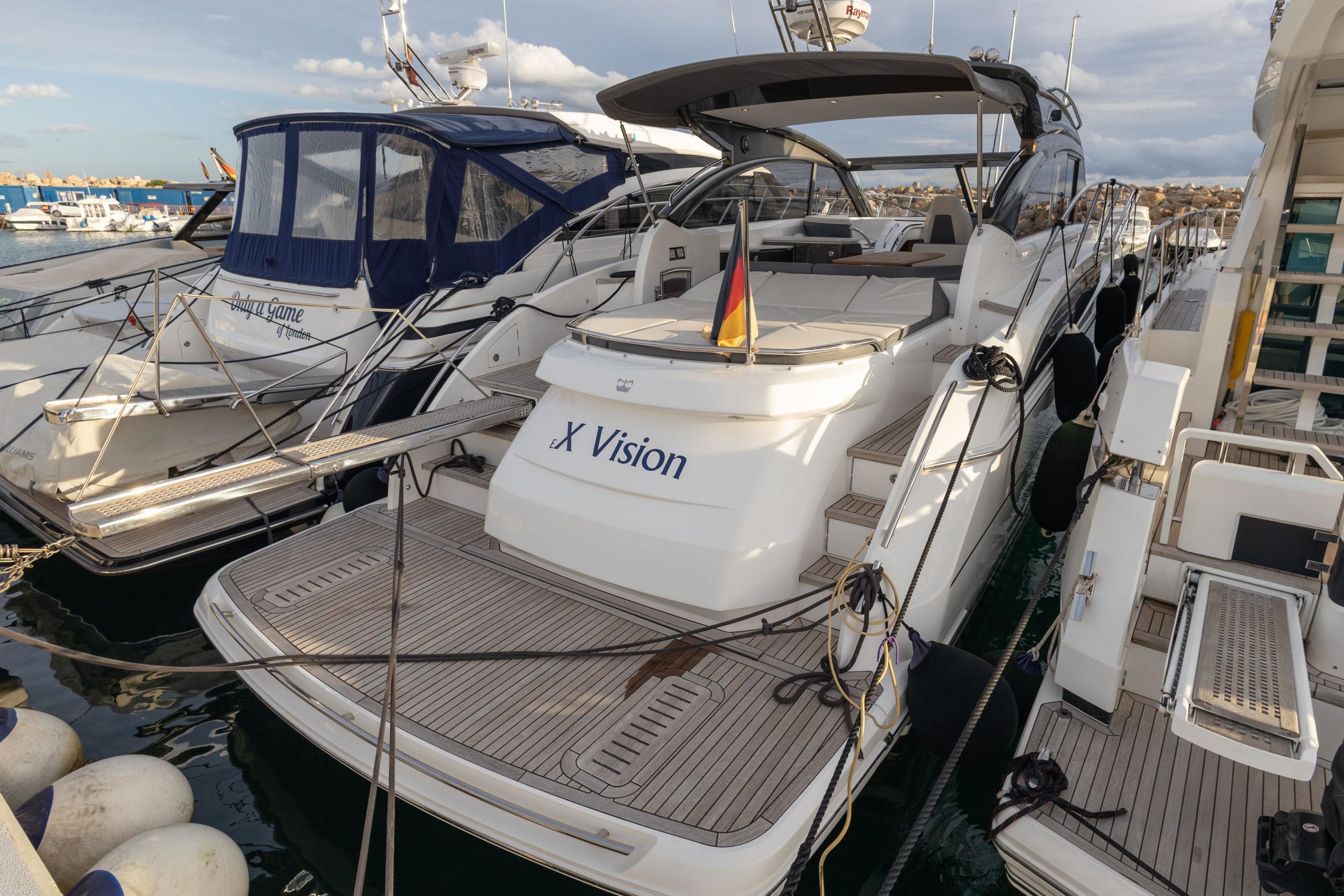 2016 Princess Yachts V48 Open te koop (photo 1)