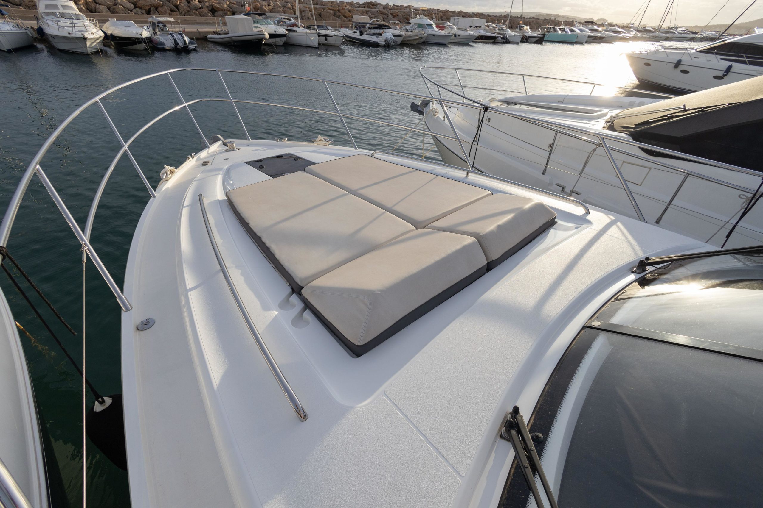 2016 Princess Yachts V48 Open te koop (photo 2)