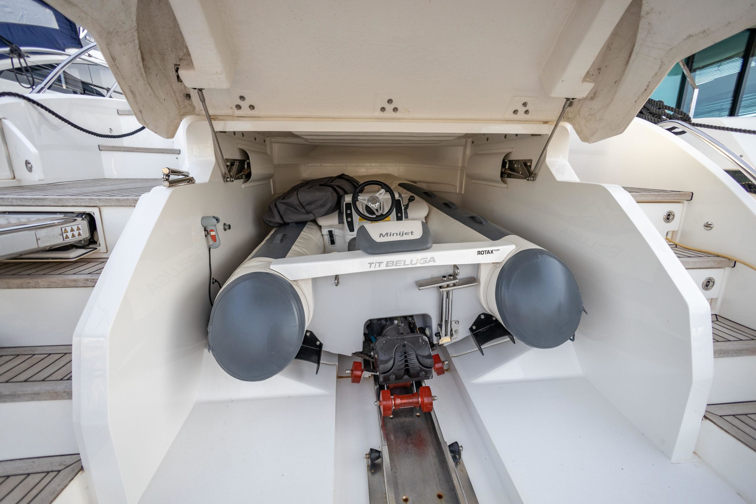 2016 Princess Yachts V48 Open te koop (photo 12)