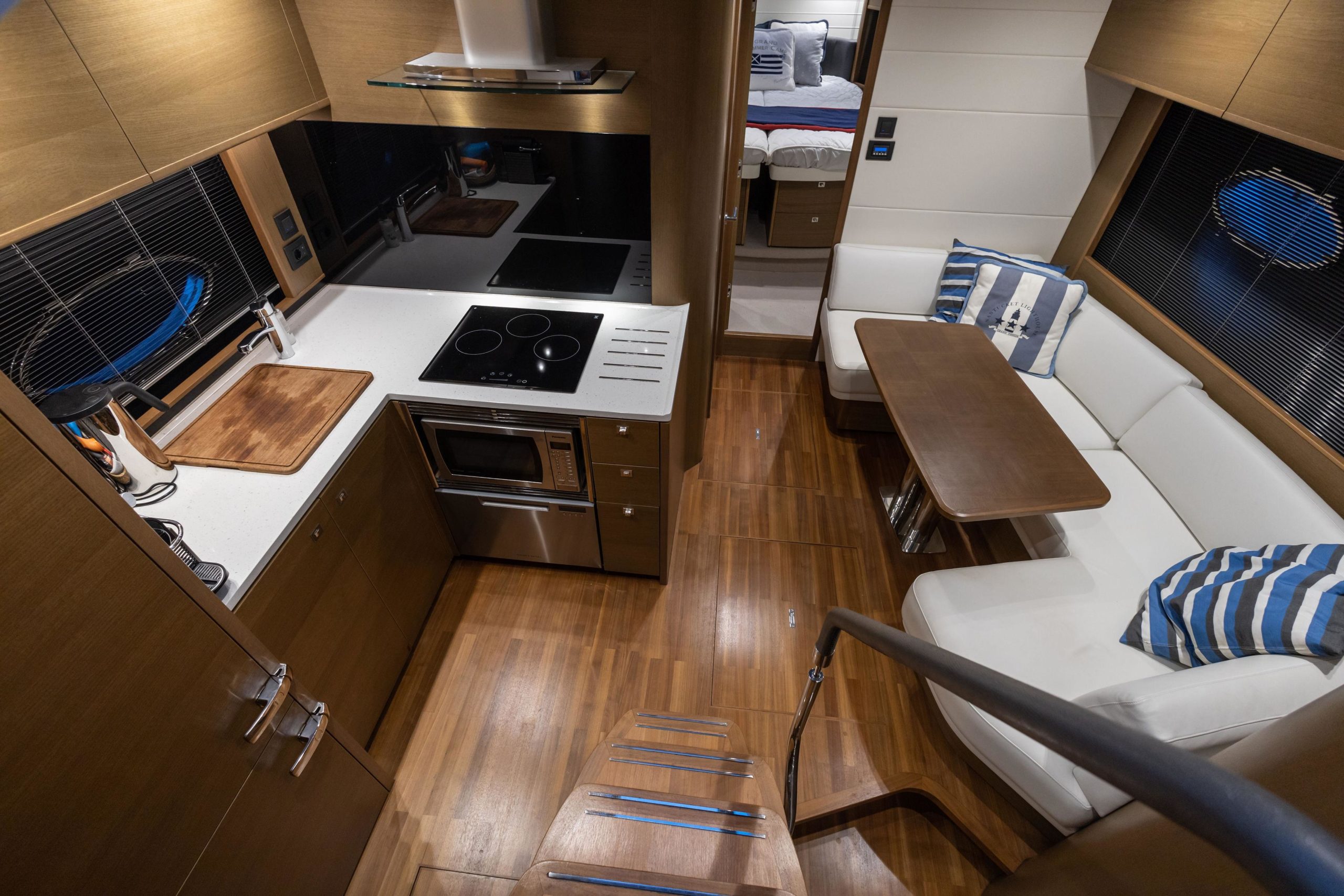 2016 Princess Yachts V48 Open te koop (photo 14)