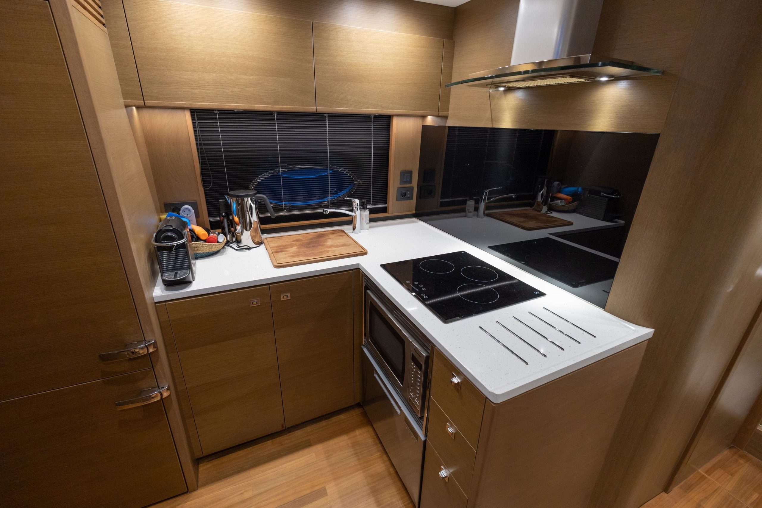 2016 Princess Yachts V48 Open te koop (photo 17)