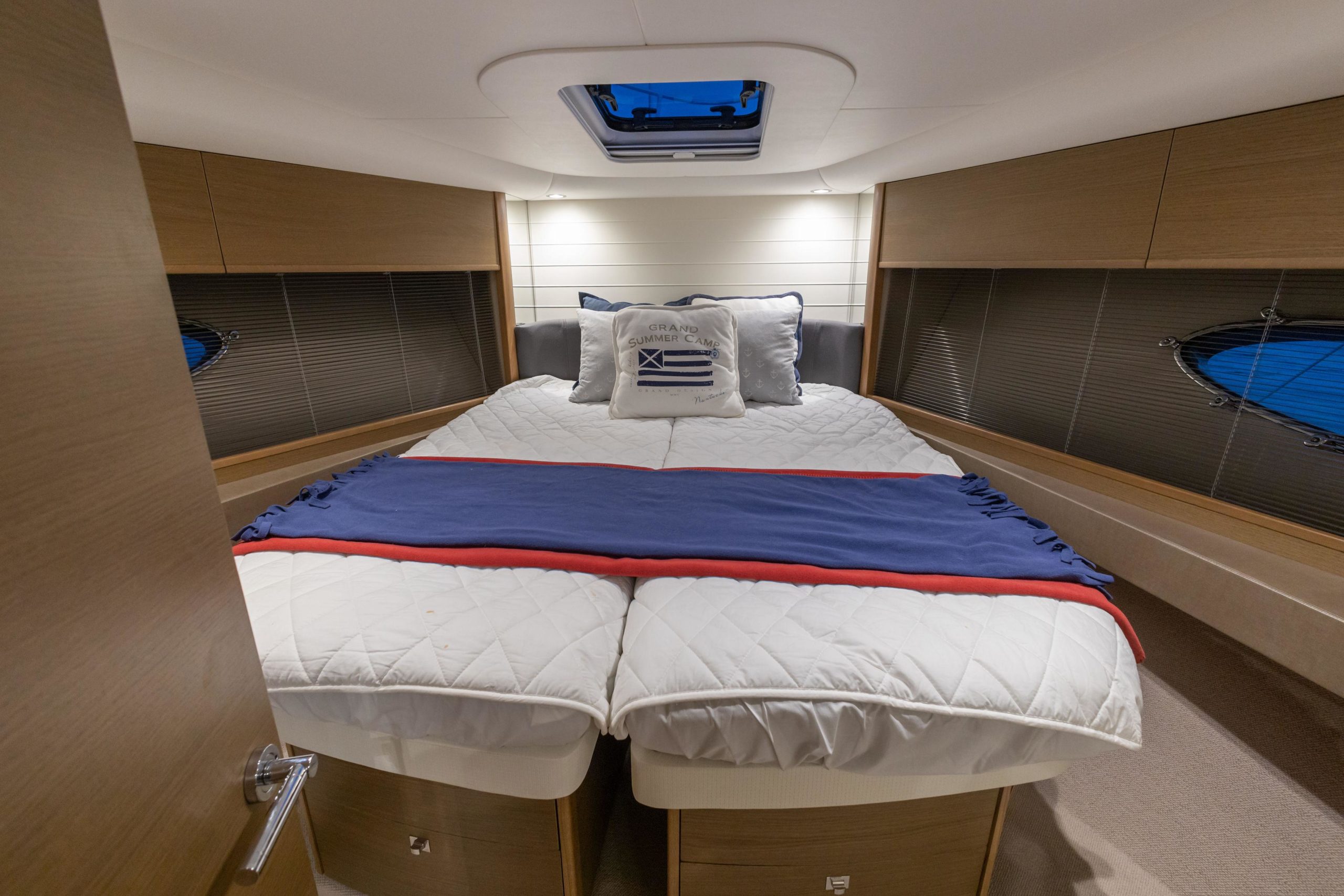 2016 Princess Yachts V48 Open te koop (photo 22)