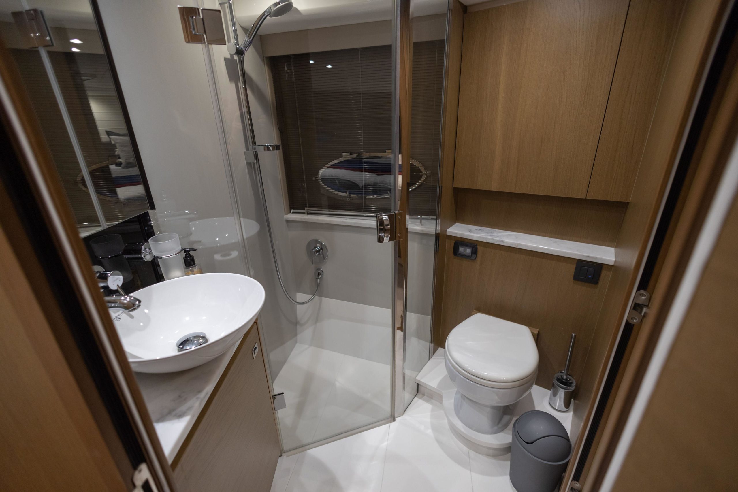 2016 Princess Yachts V48 Open te koop (photo 24)