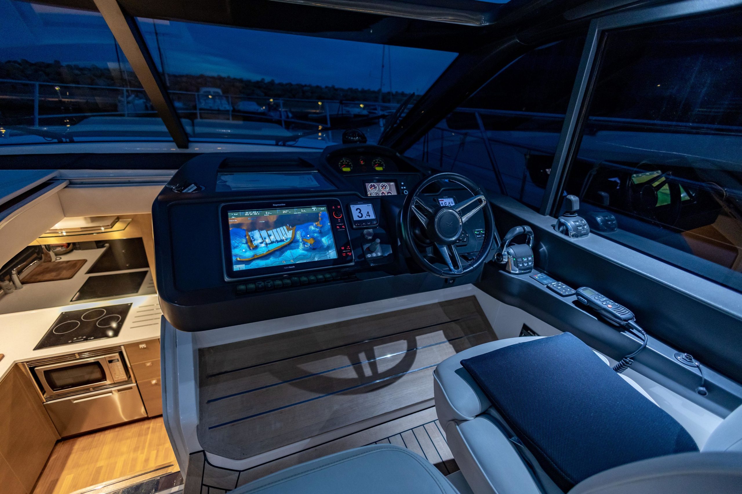2016 Princess Yachts V48 Open te koop (photo 27)