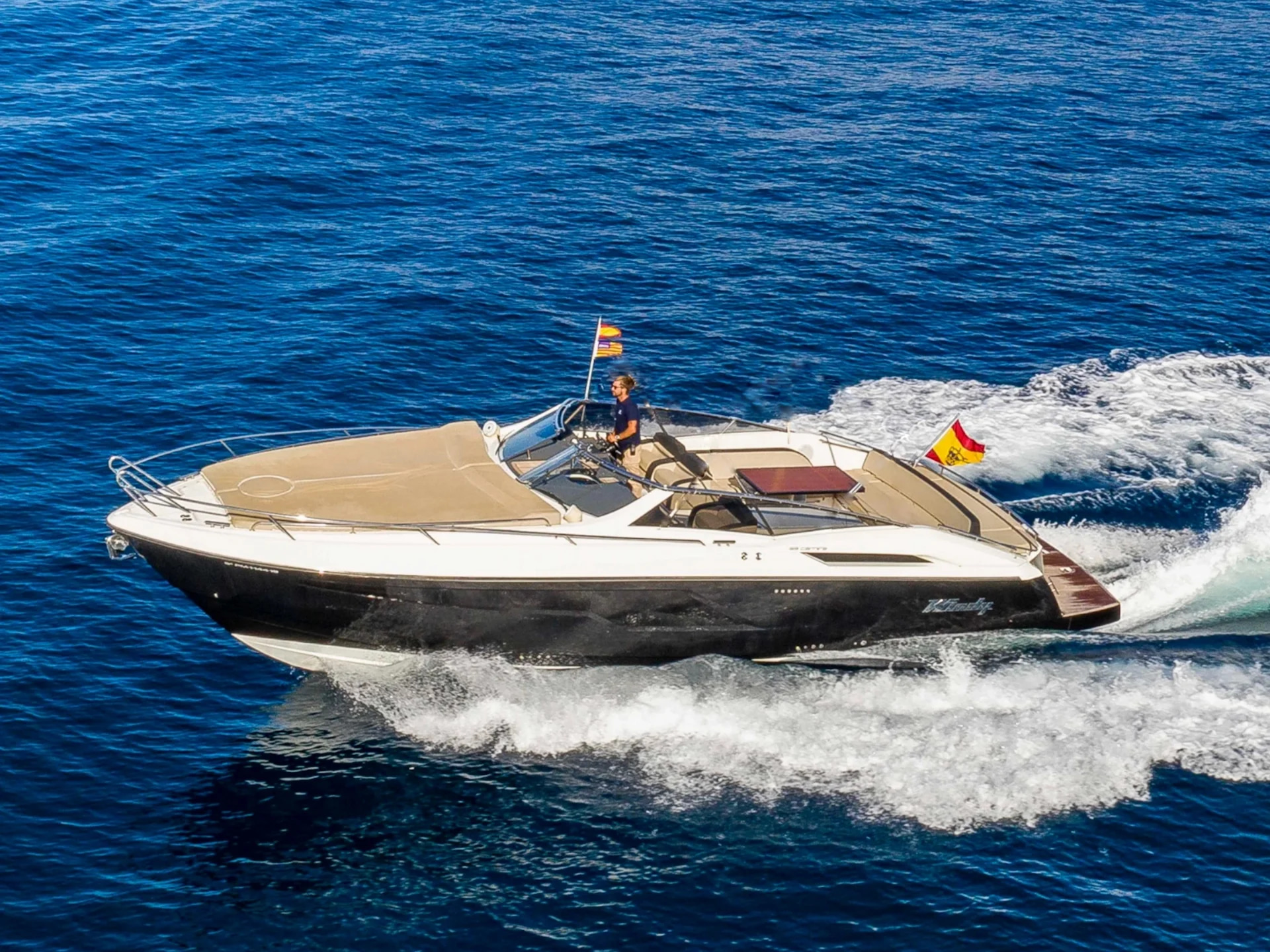 2018 Windy 39 Camira for charter (photo 2)