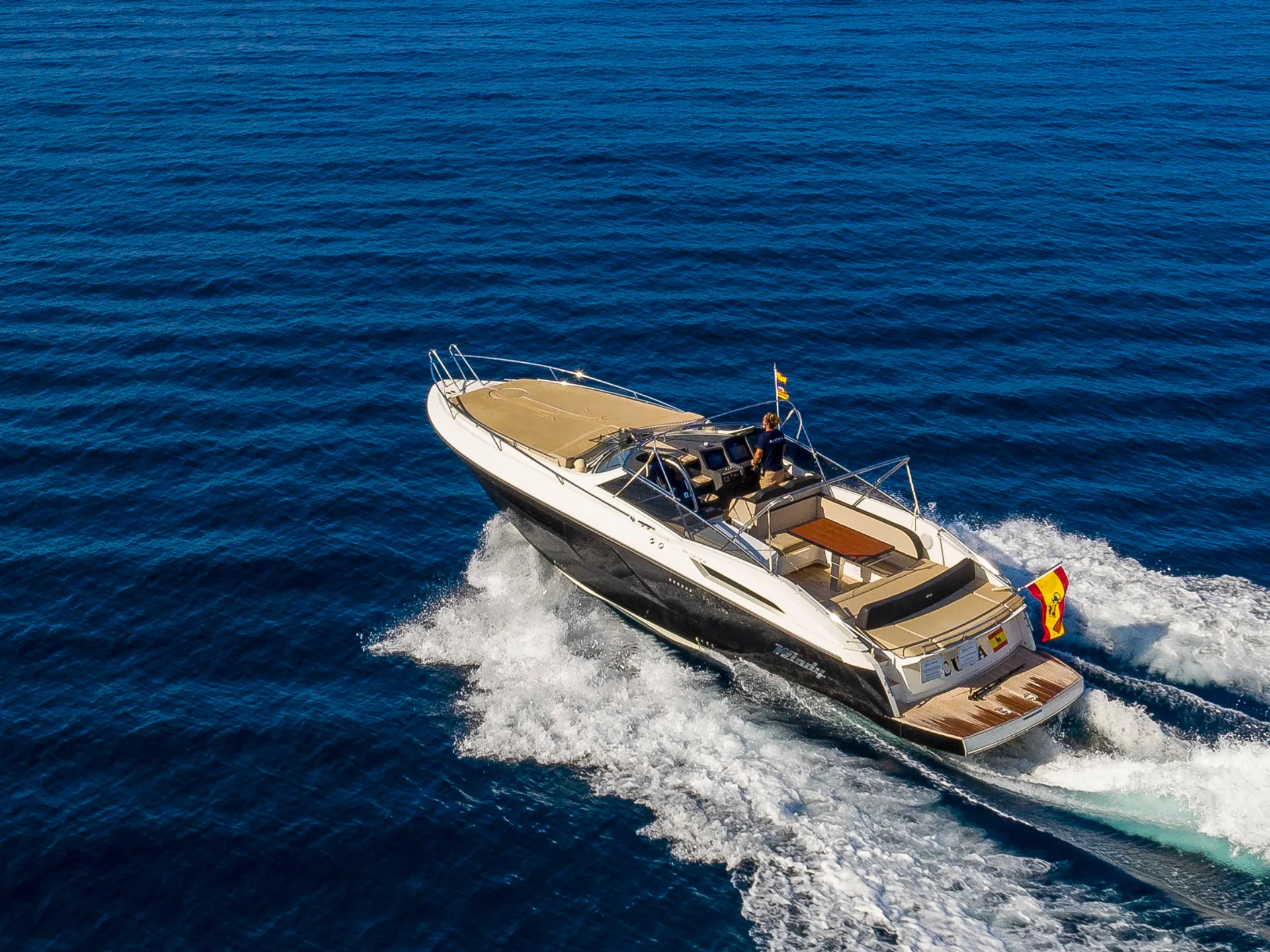 2018 Windy 39 Camira for charter (photo 3)