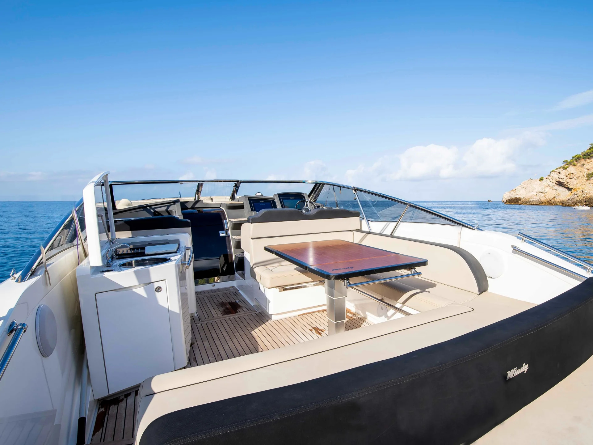 2018 Windy 39 Camira for charter (photo 10)