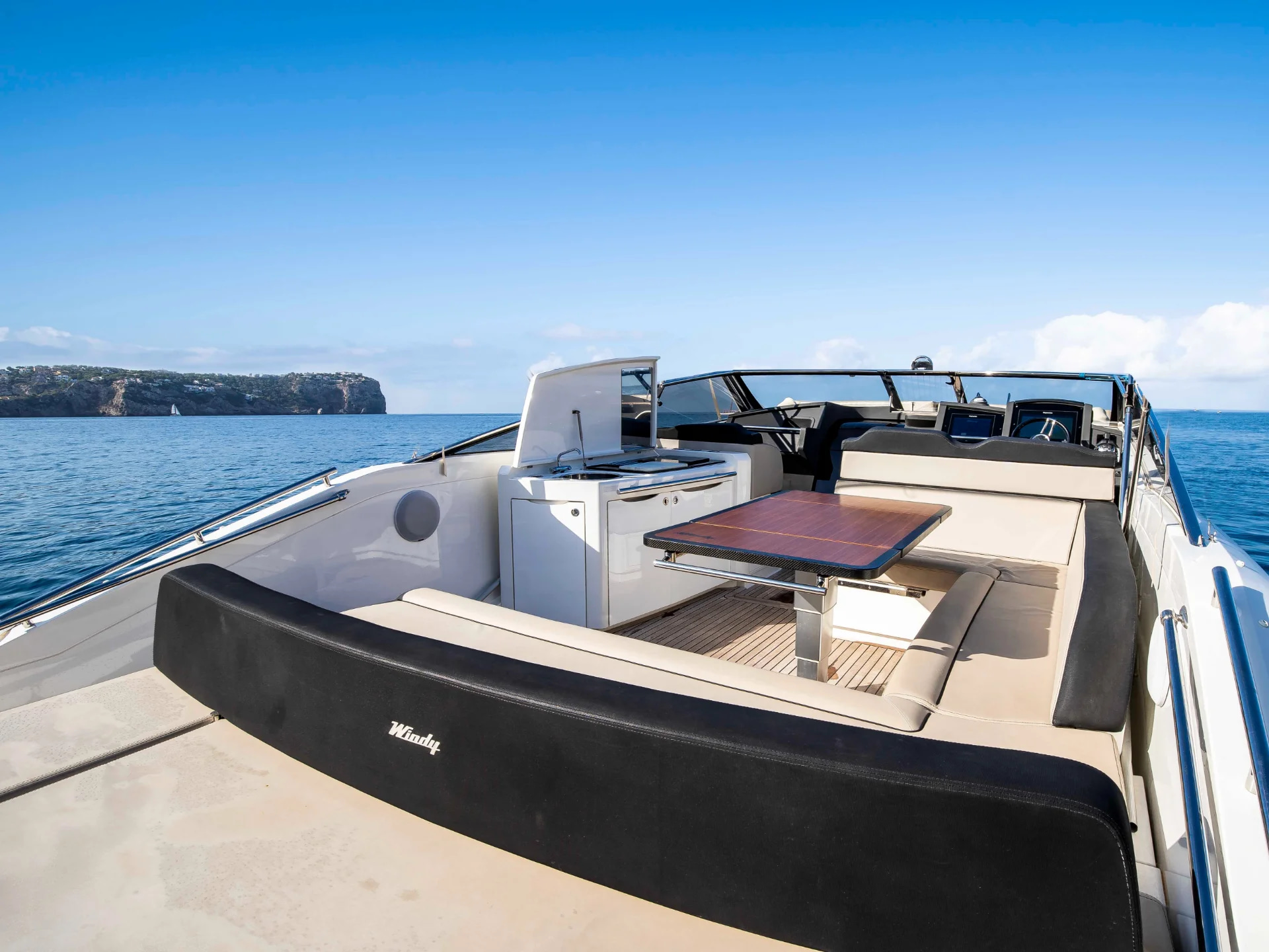 2018 Windy 39 Camira for charter (photo 11)