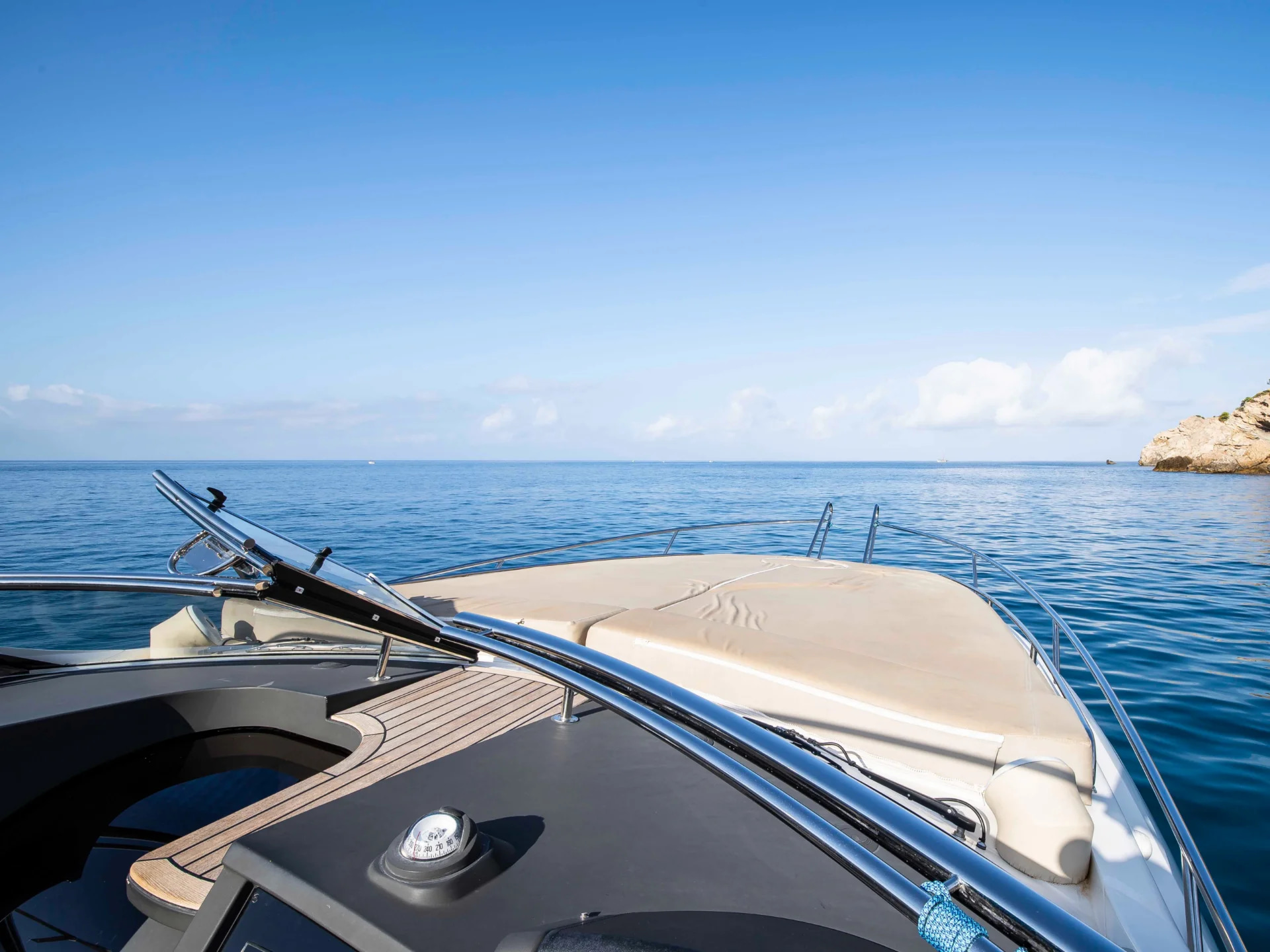2018 Windy 39 Camira for charter (photo 13)