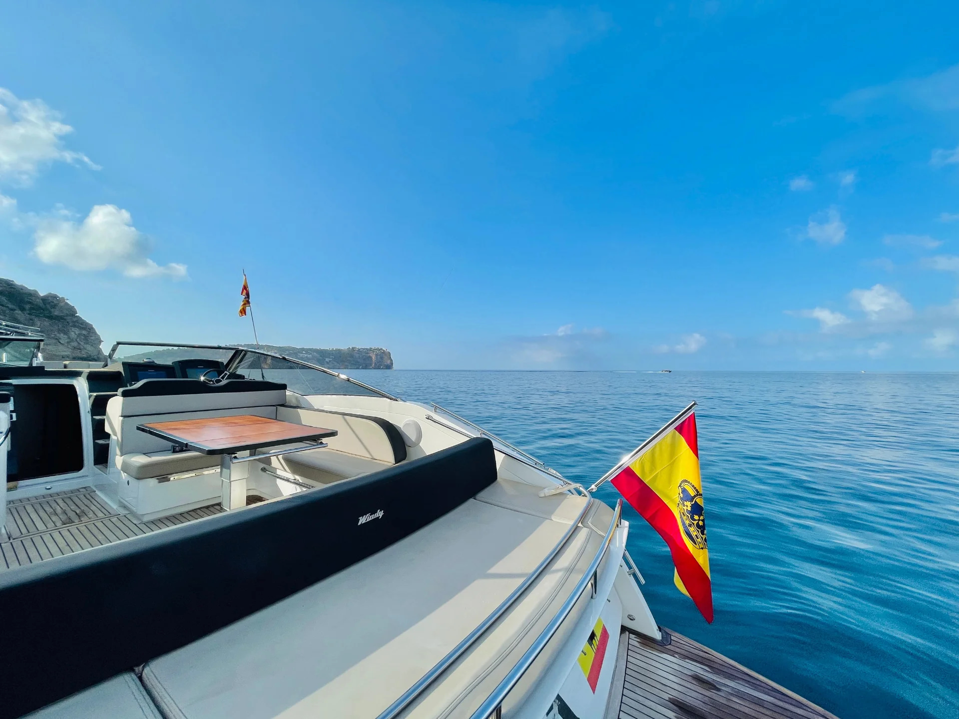 2018 Windy 39 Camira for charter (photo 14)