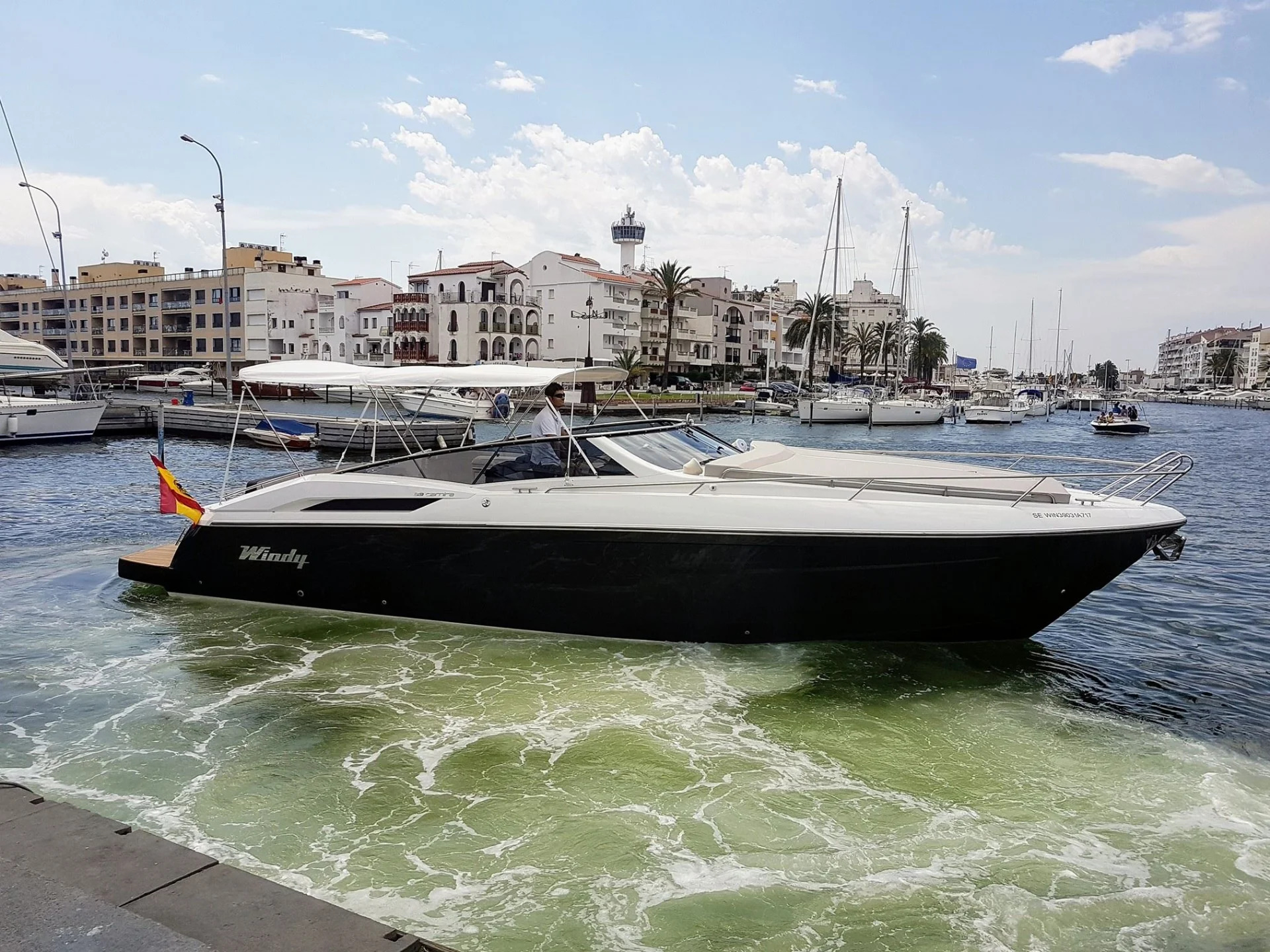 2018 Windy 39 Camira for charter (photo 21)