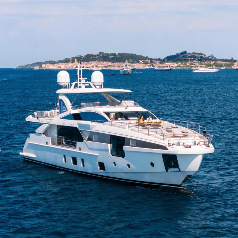 2021 Azimut 32 Metri for charter (photo 1)