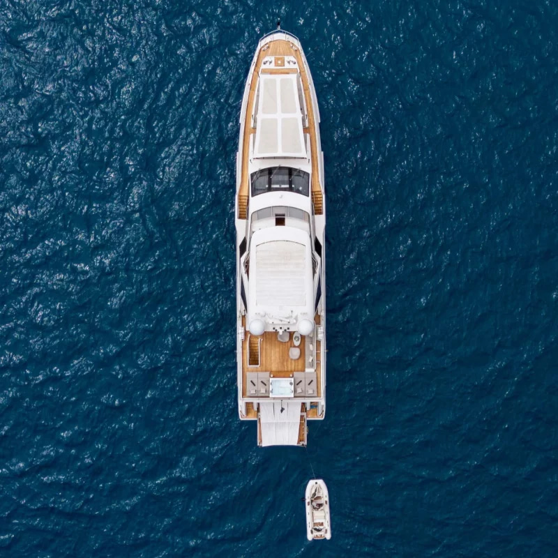 2021 Azimut 32 Metri for charter (photo 3)