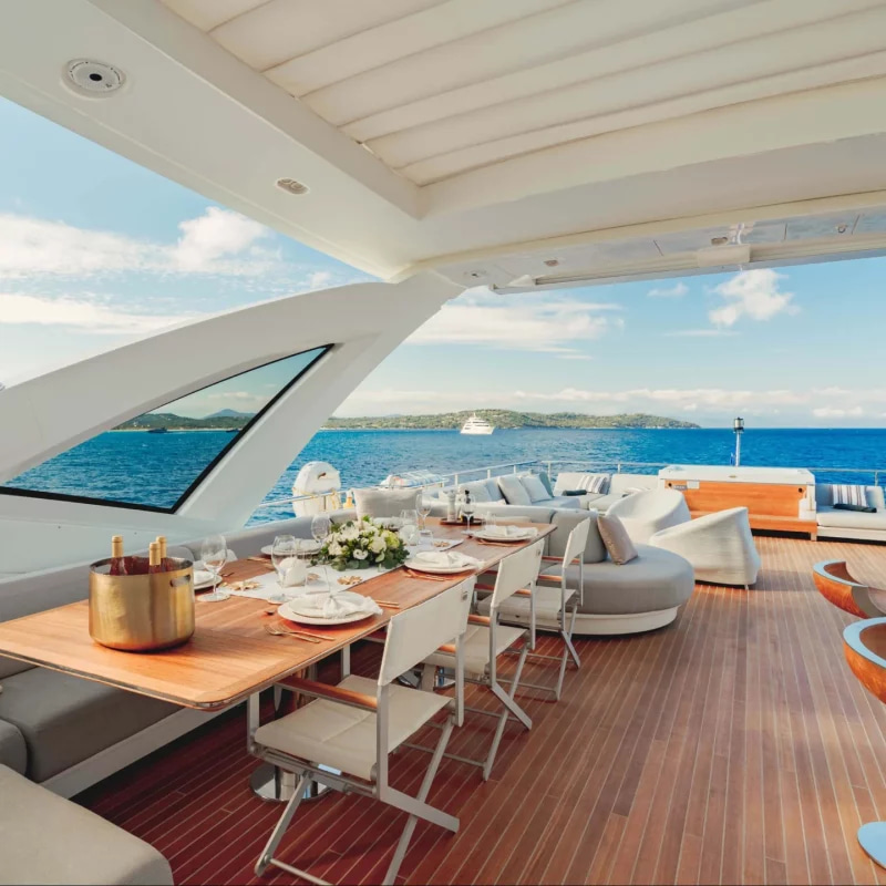 2021 Azimut 32 Metri for charter (photo 8)