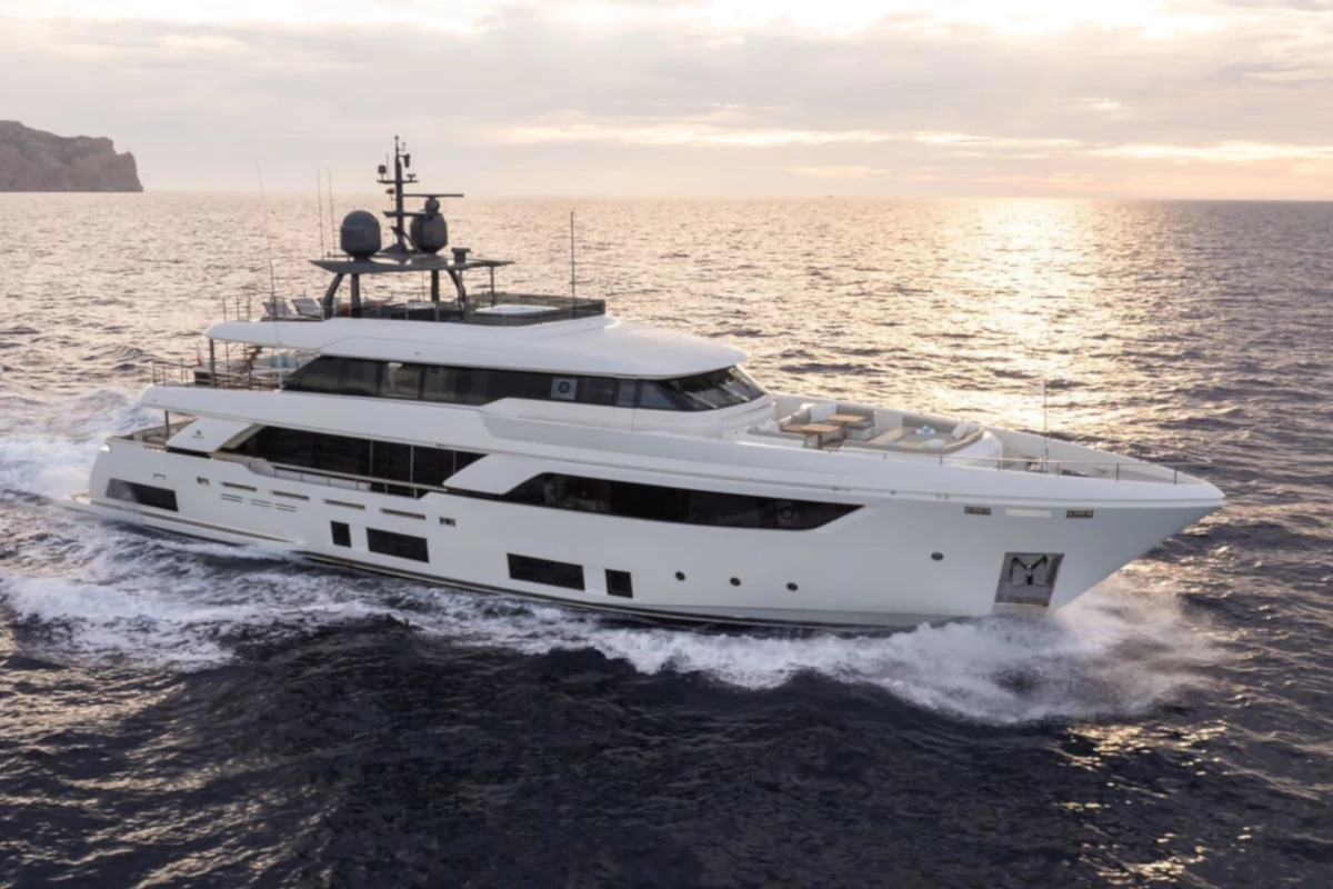2020 Ferretti Yachts Custom Line 37M en alquiler (photo 14)